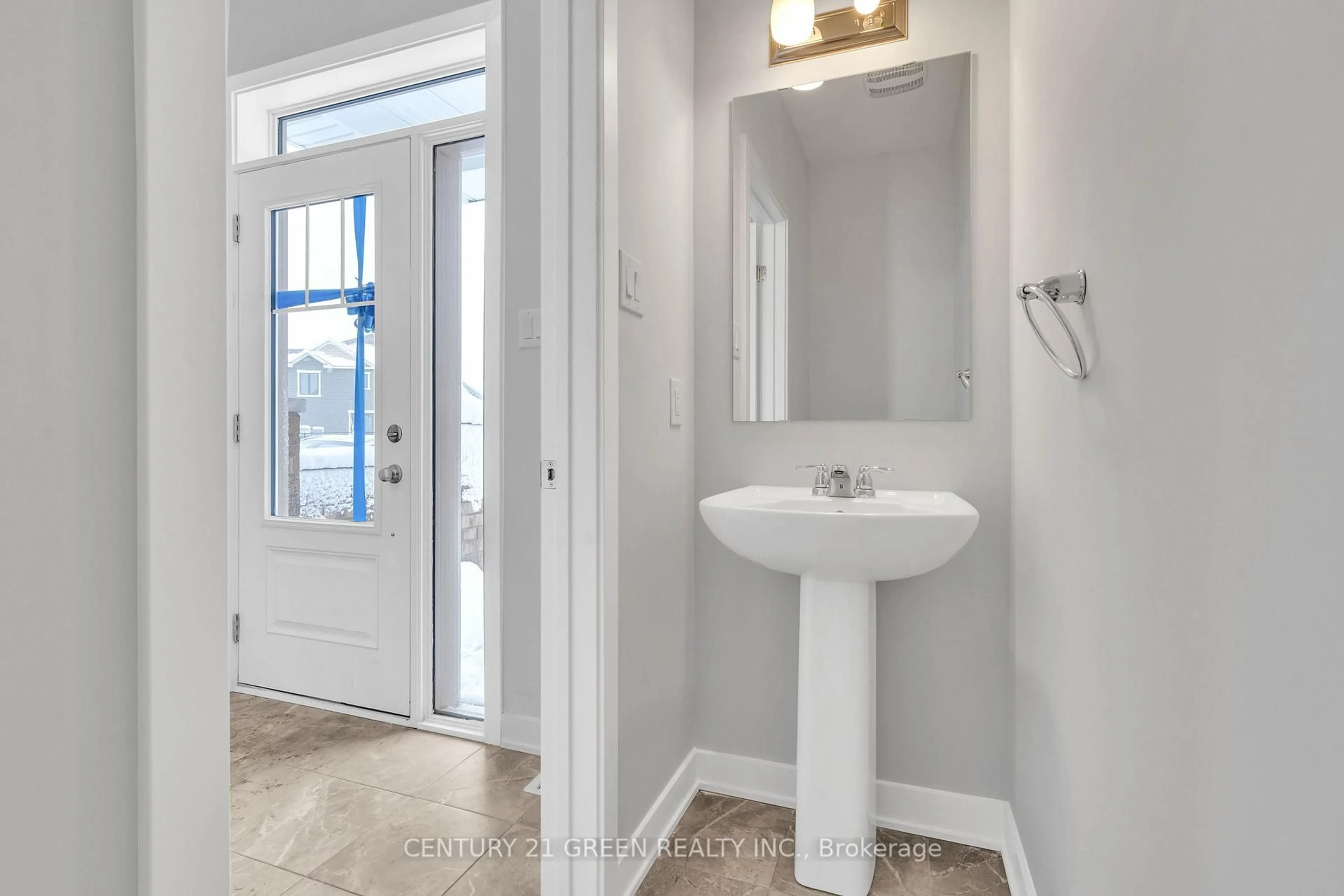 Indoor entryway for 2148 Winsome Terr, Ottawa Ontario K4A 0K6