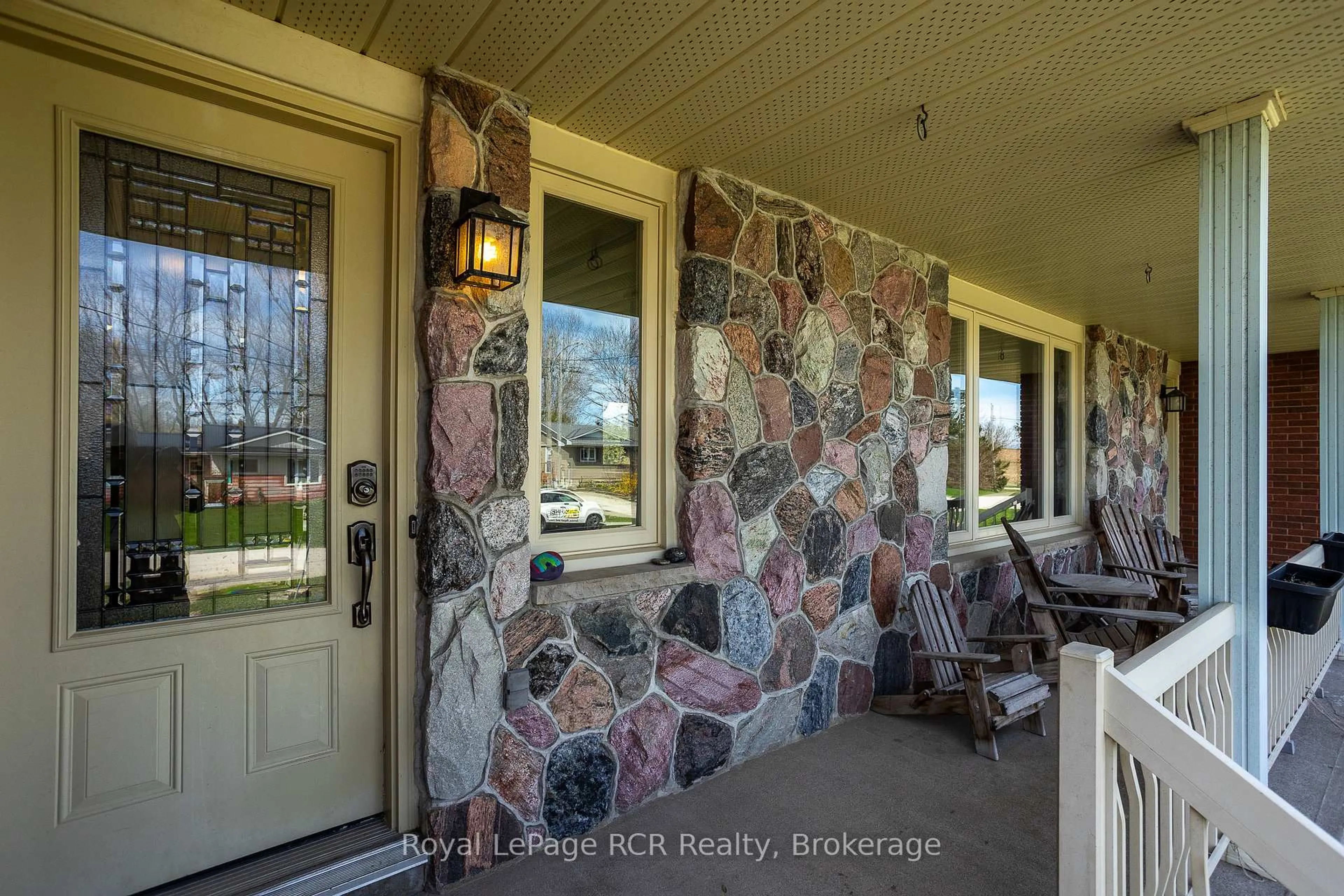 Indoor entryway for 37 Alice St, South Bruce Ontario N0H 1A0