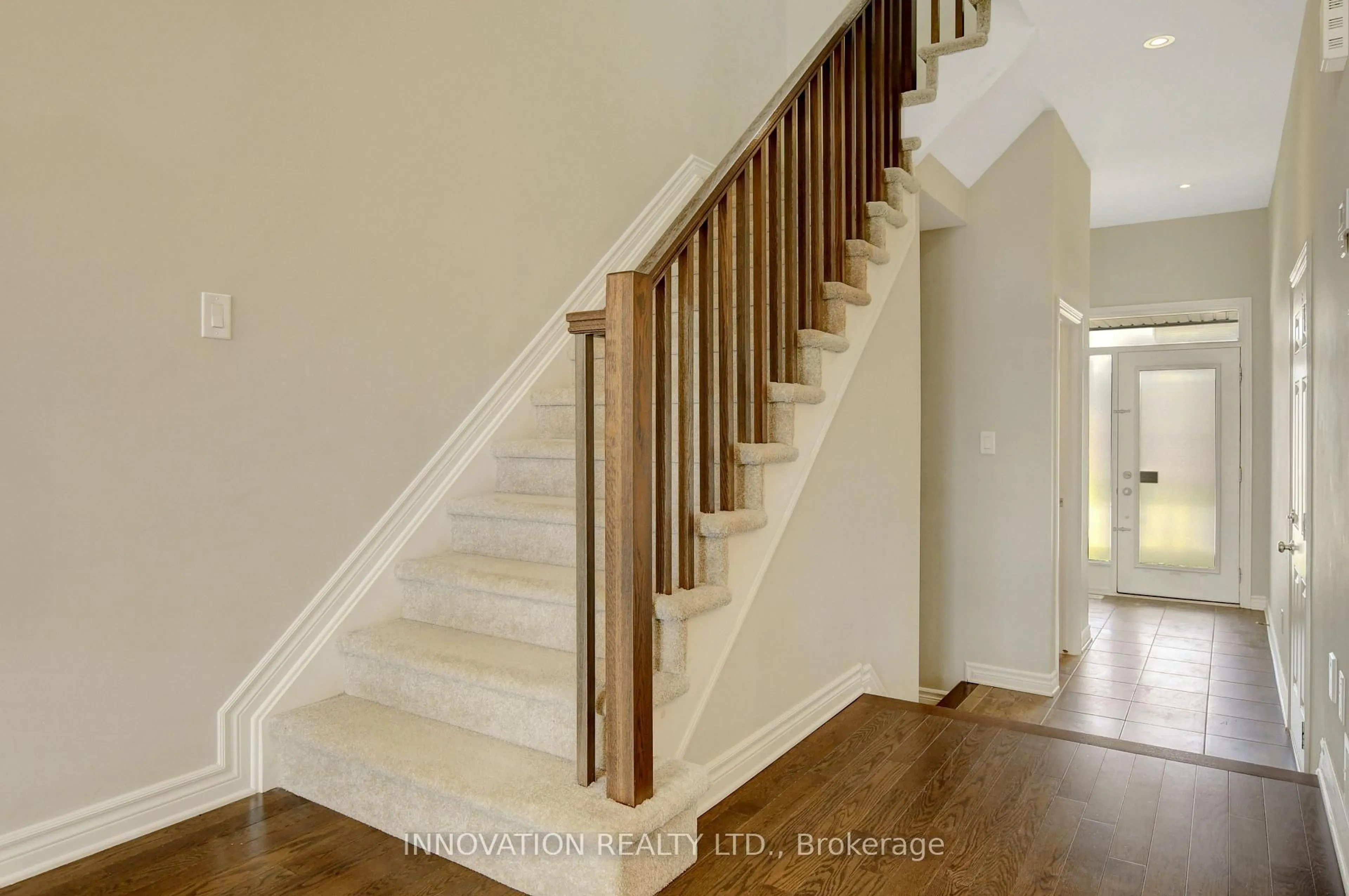 Stairs for 470 Markdale Terr, Ottawa Ontario K1X 0B5