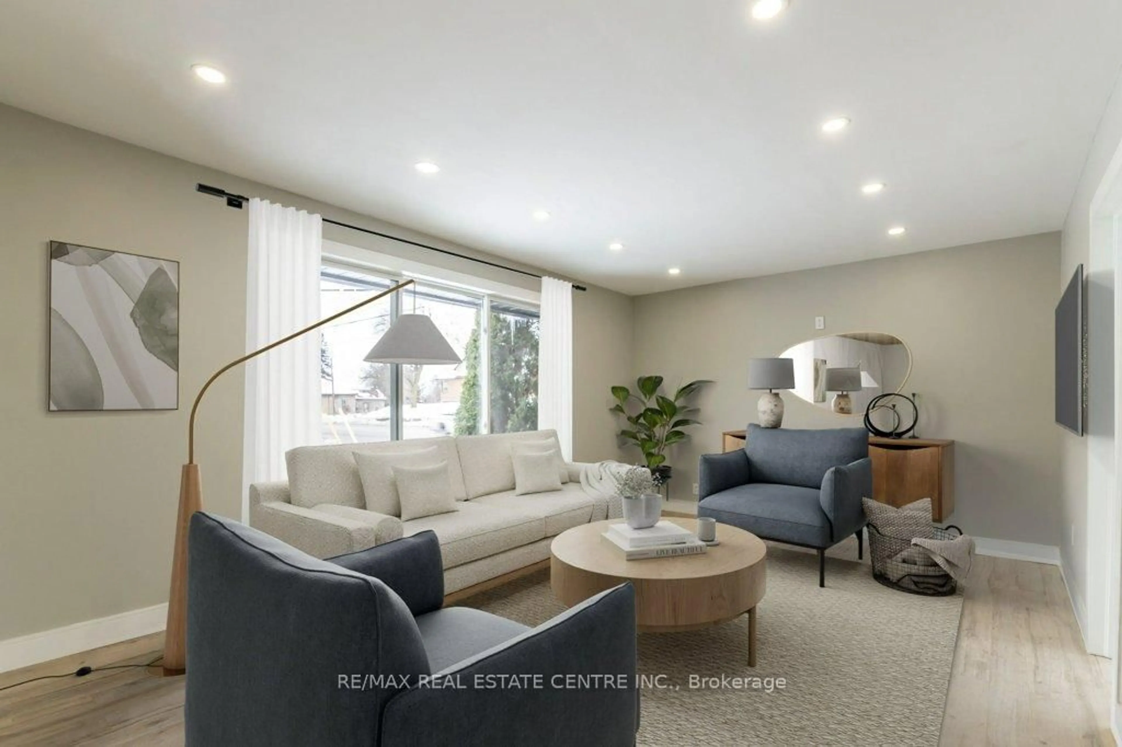Living room with furniture, unknown for 266 FIFTH Ave, Woodstock Ontario N4S 2G1