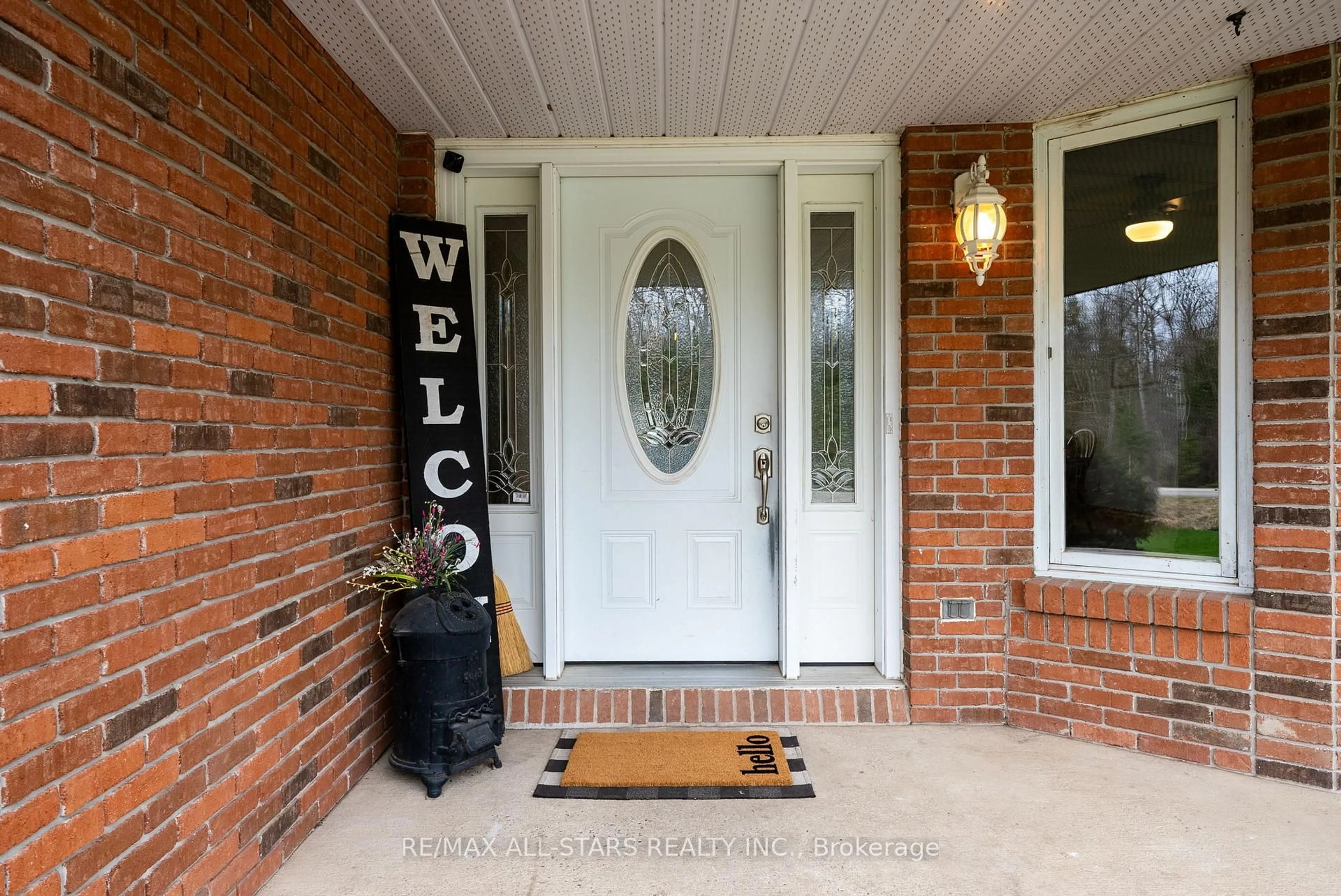 Indoor entryway for 863 LINDEN VALLEY Rd, Kawartha Lakes Ontario K0M 2T0