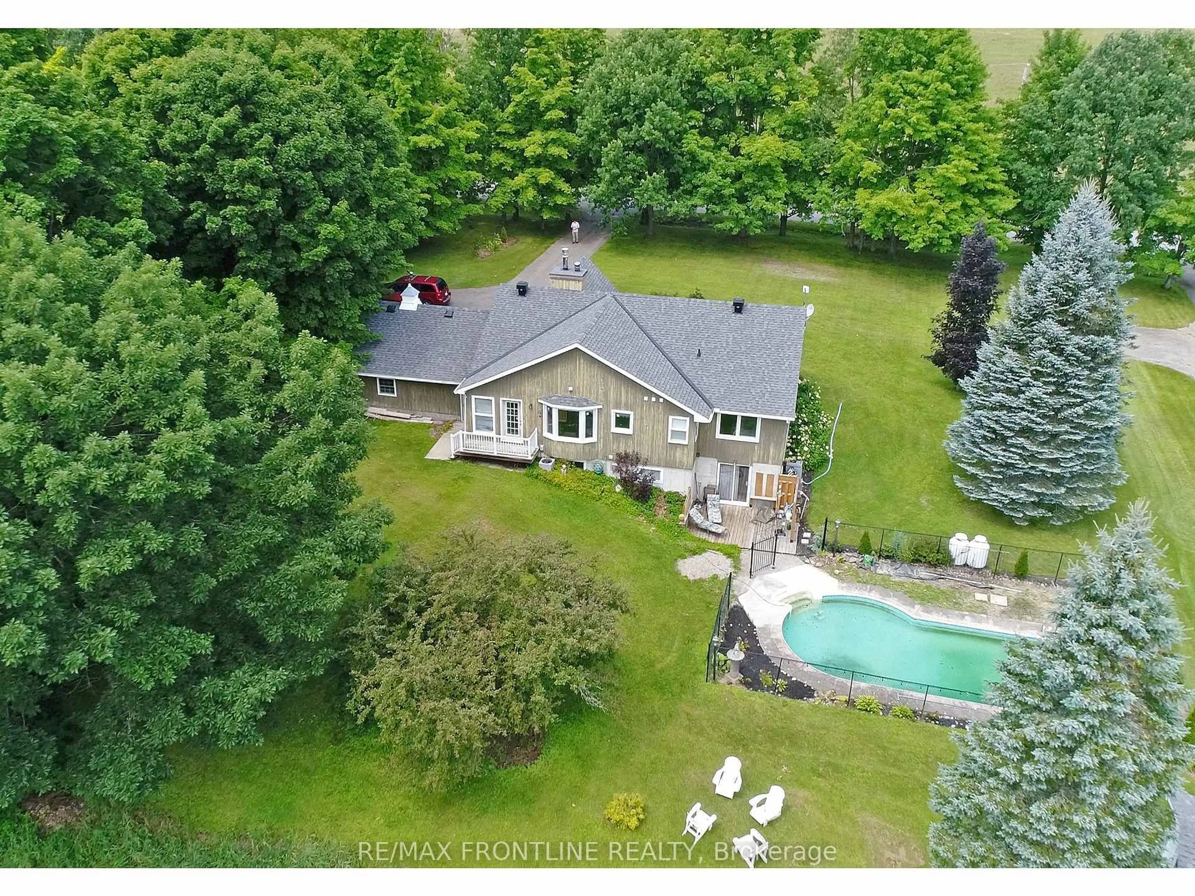 A pic from outside/outdoor area/front of a property/back of a property/a pic from drone, unknown for 539 Ferguson Tetlock Rd, Smiths Falls Ontario K7A 4S4
