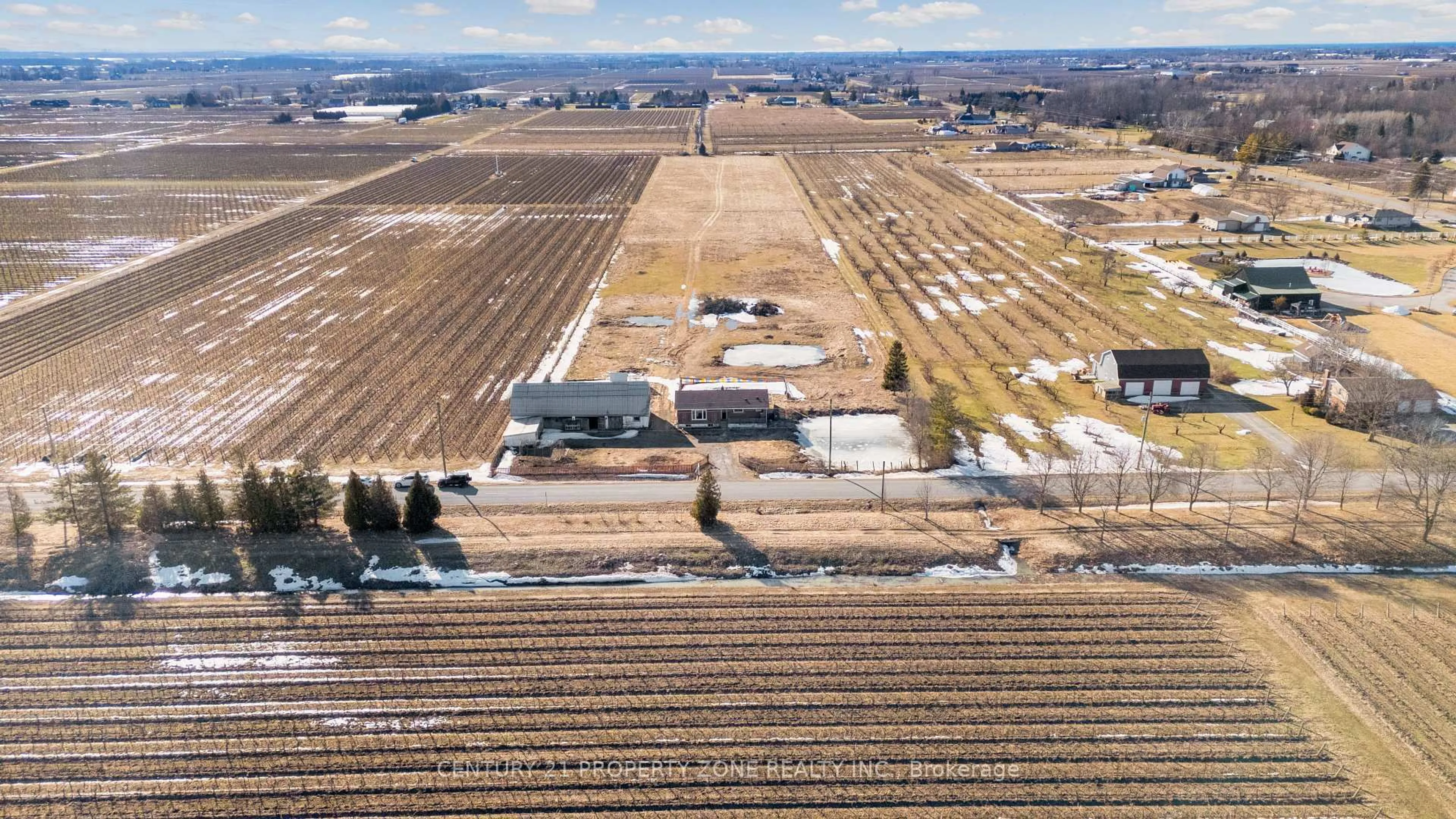 A pic from outside/outdoor area/front of a property/back of a property/a pic from drone, unknown for 1276 Concession 1 Rd, Niagara-on-the-Lake Ontario L0S 1J0