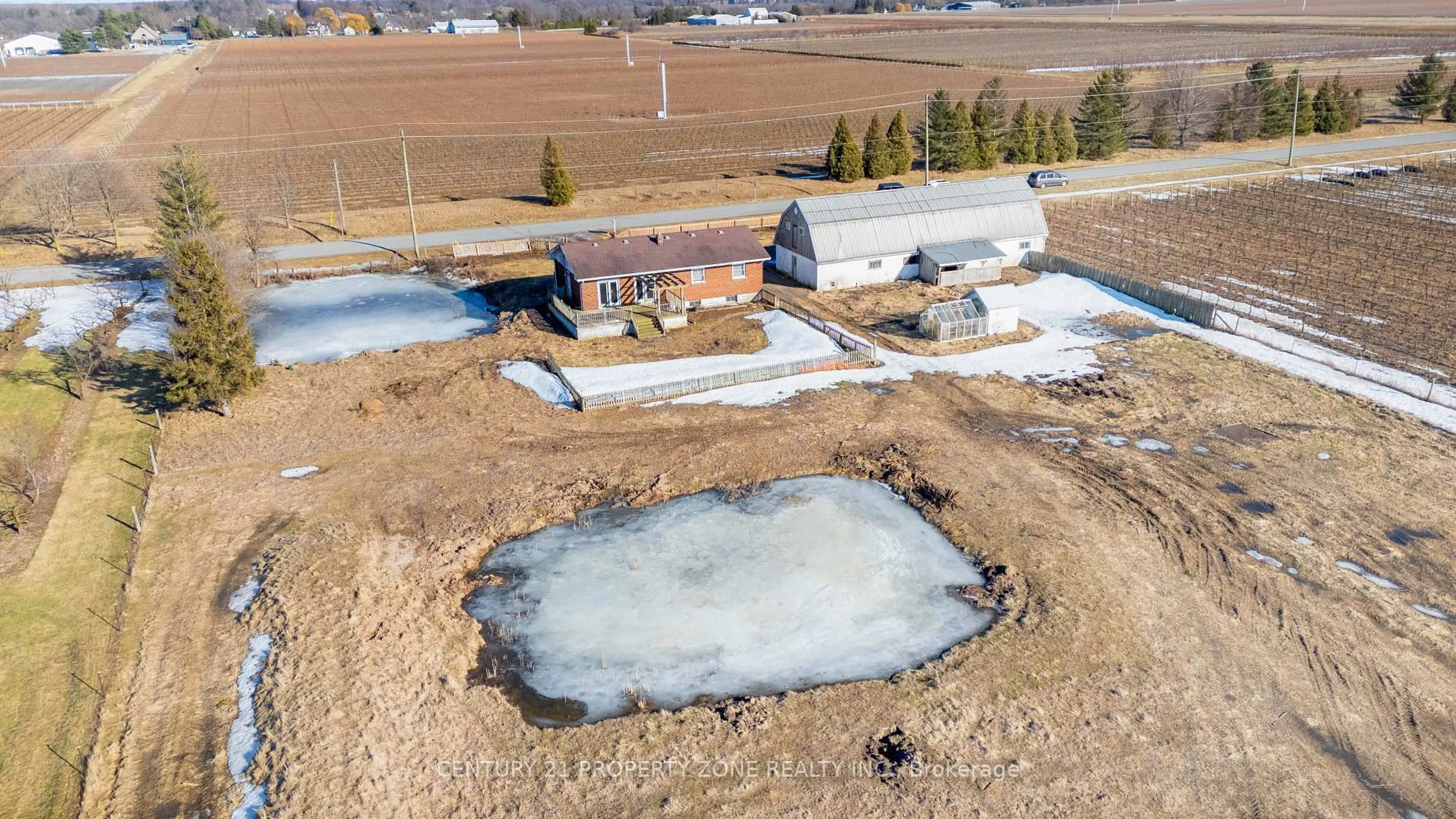 A pic from outside/outdoor area/front of a property/back of a property/a pic from drone, building for 1276 Concession 1 Rd, Niagara-on-the-Lake Ontario L0S 1J0