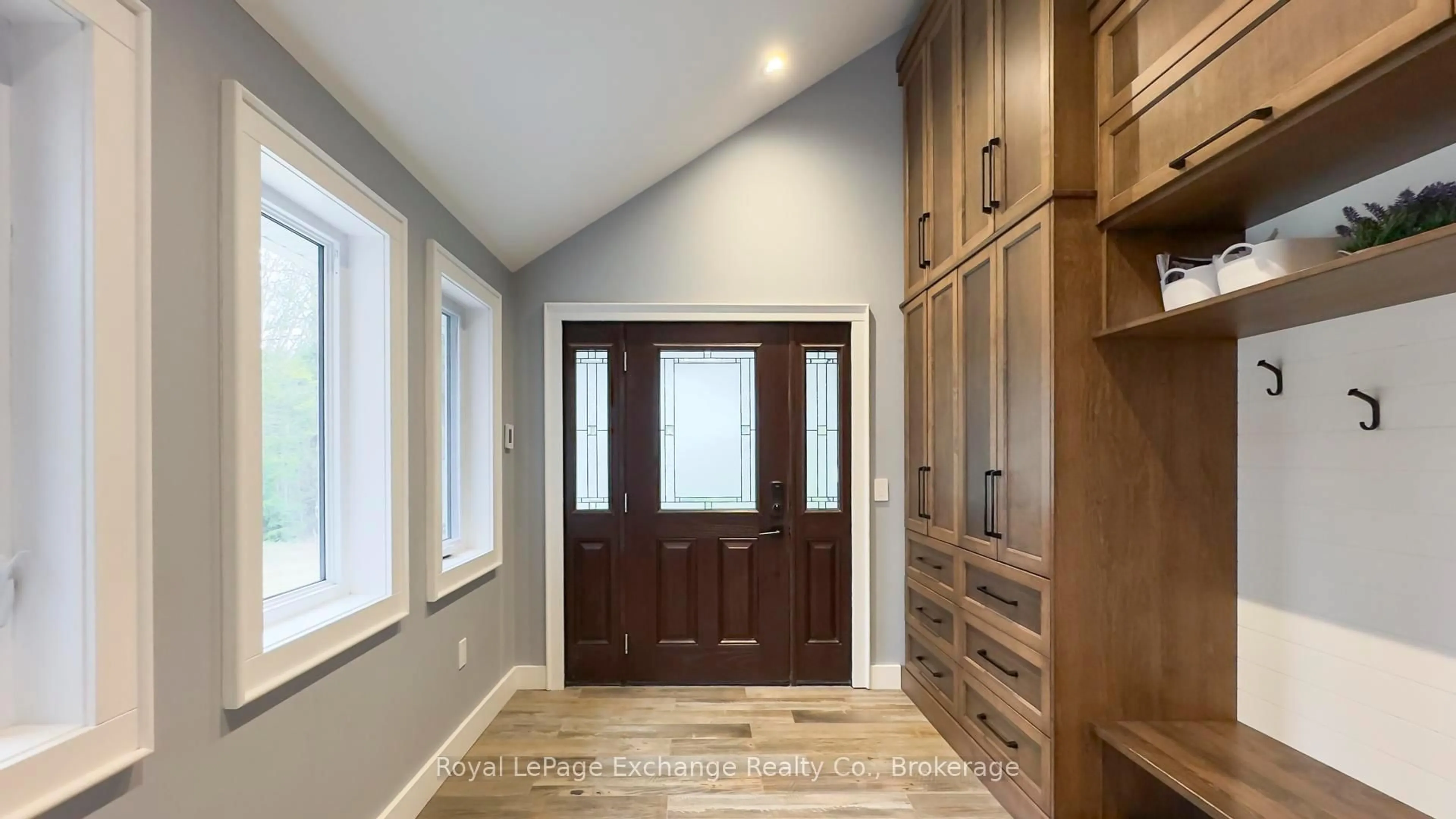 Indoor entryway for 13 Kuehner St, Kincardine Ontario N0G 2T0