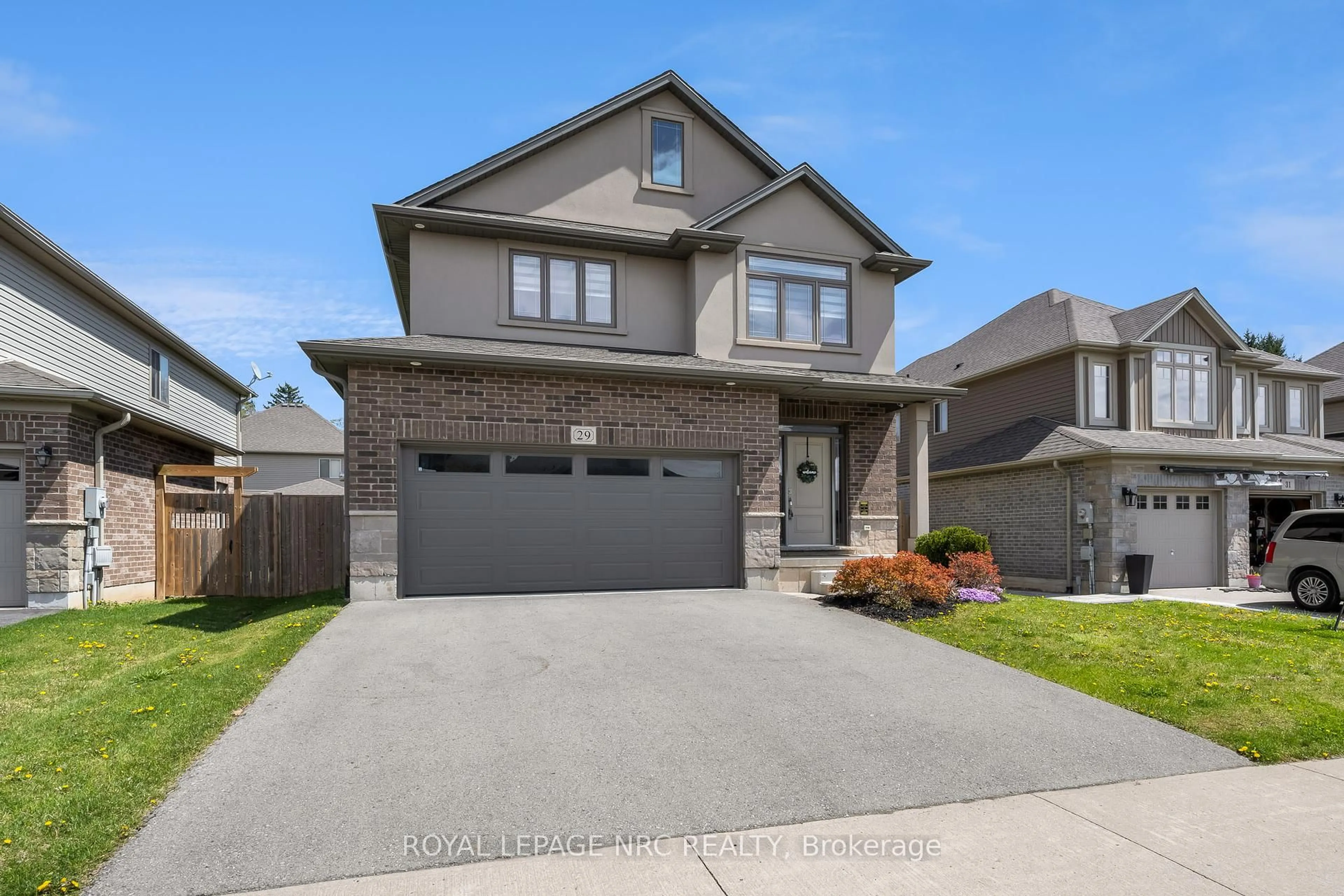 Home with brick exterior material, street for 29 ABBOTT Pl, Pelham Ontario L0S 1E5