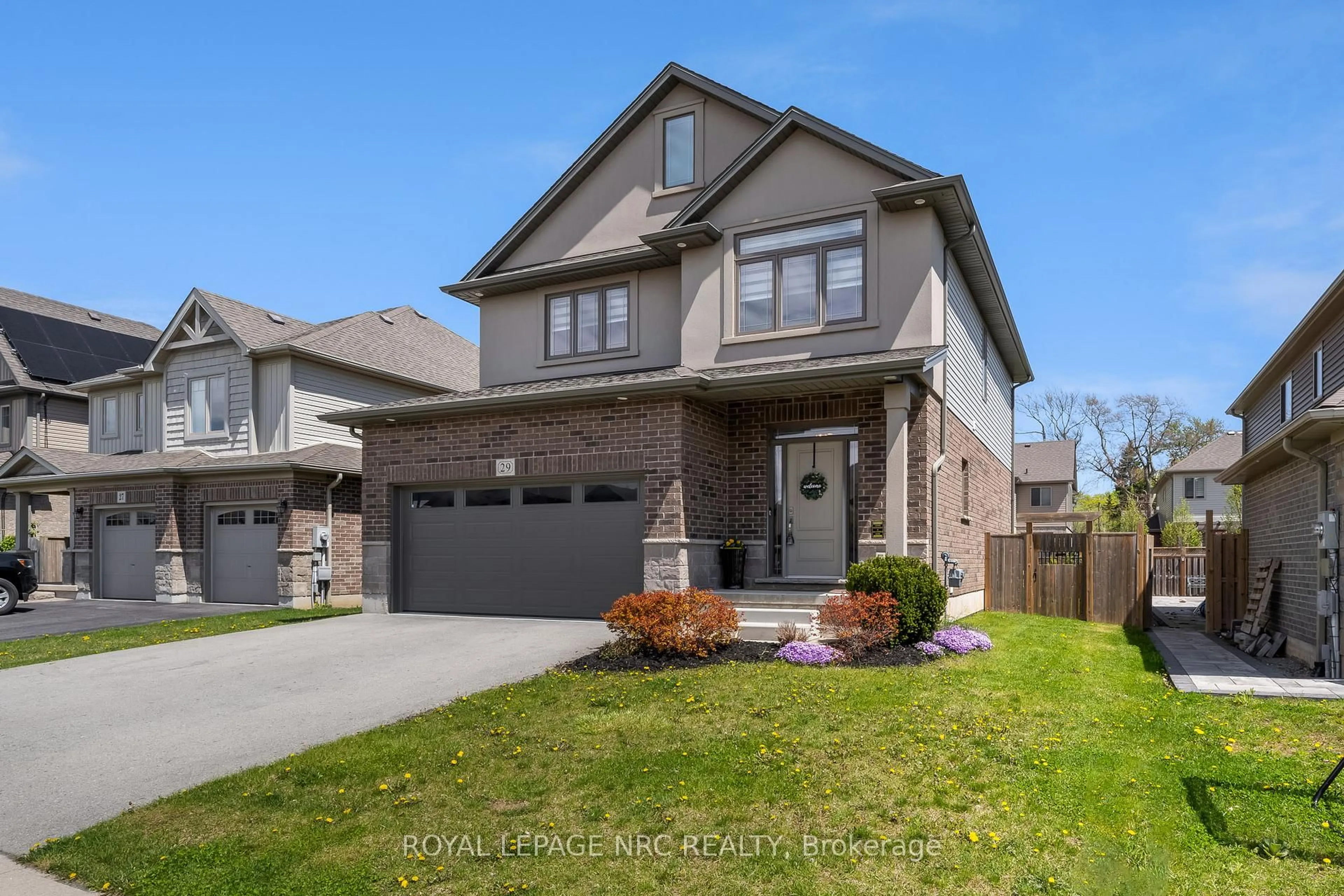 Home with brick exterior material, street for 29 ABBOTT Pl, Pelham Ontario L0S 1E5
