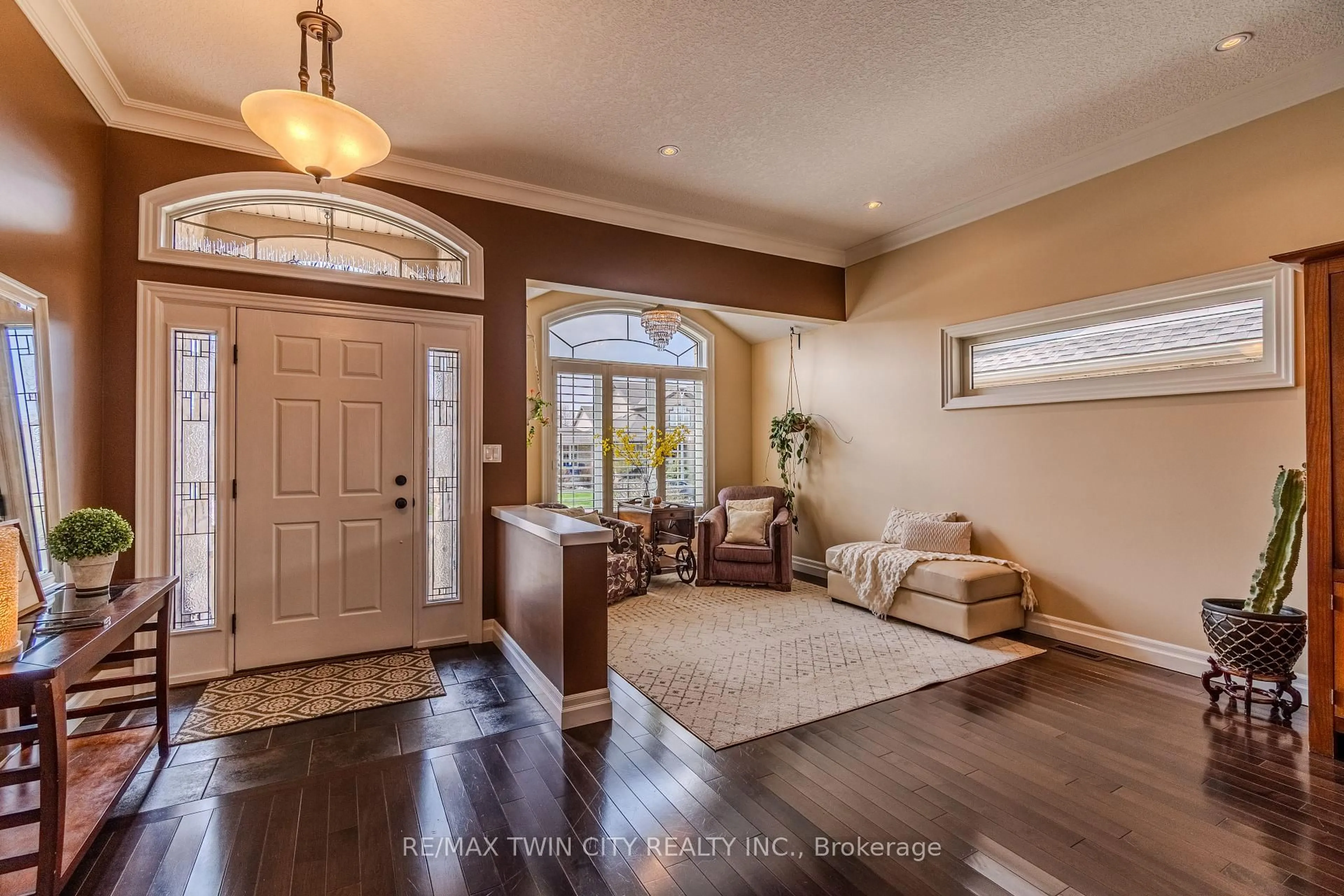Indoor entryway for 630 Normandy Dr, Woodstock Ontario N4T 0C3