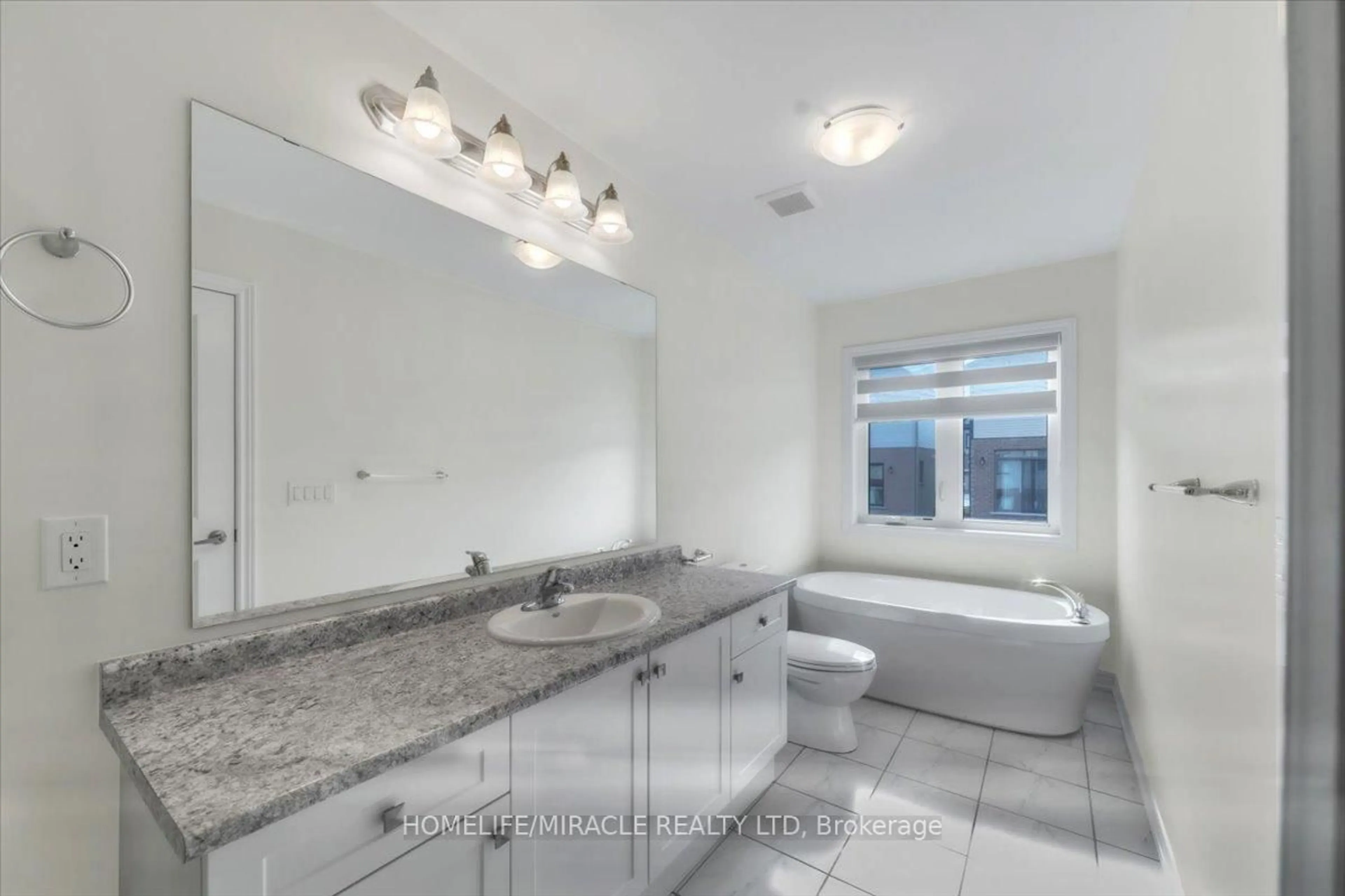 Contemporary bathroom, ceramic/tile floor for 88 GRASSBOURNE Ave, Kitchener Ontario N0B 2E0