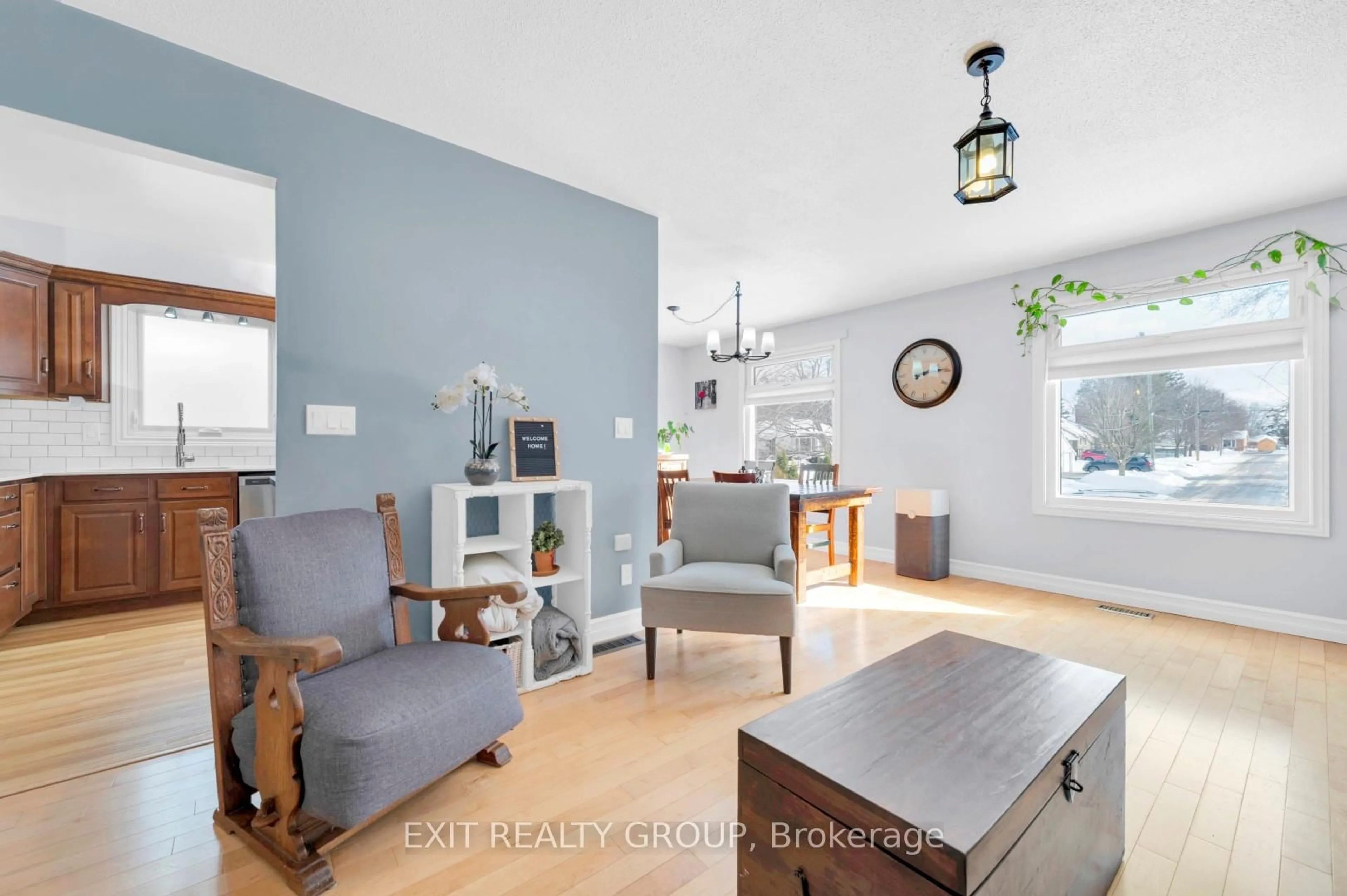 Living room with furniture, unknown for 96 Maple Dr, Belleville Ontario K8P 2R2