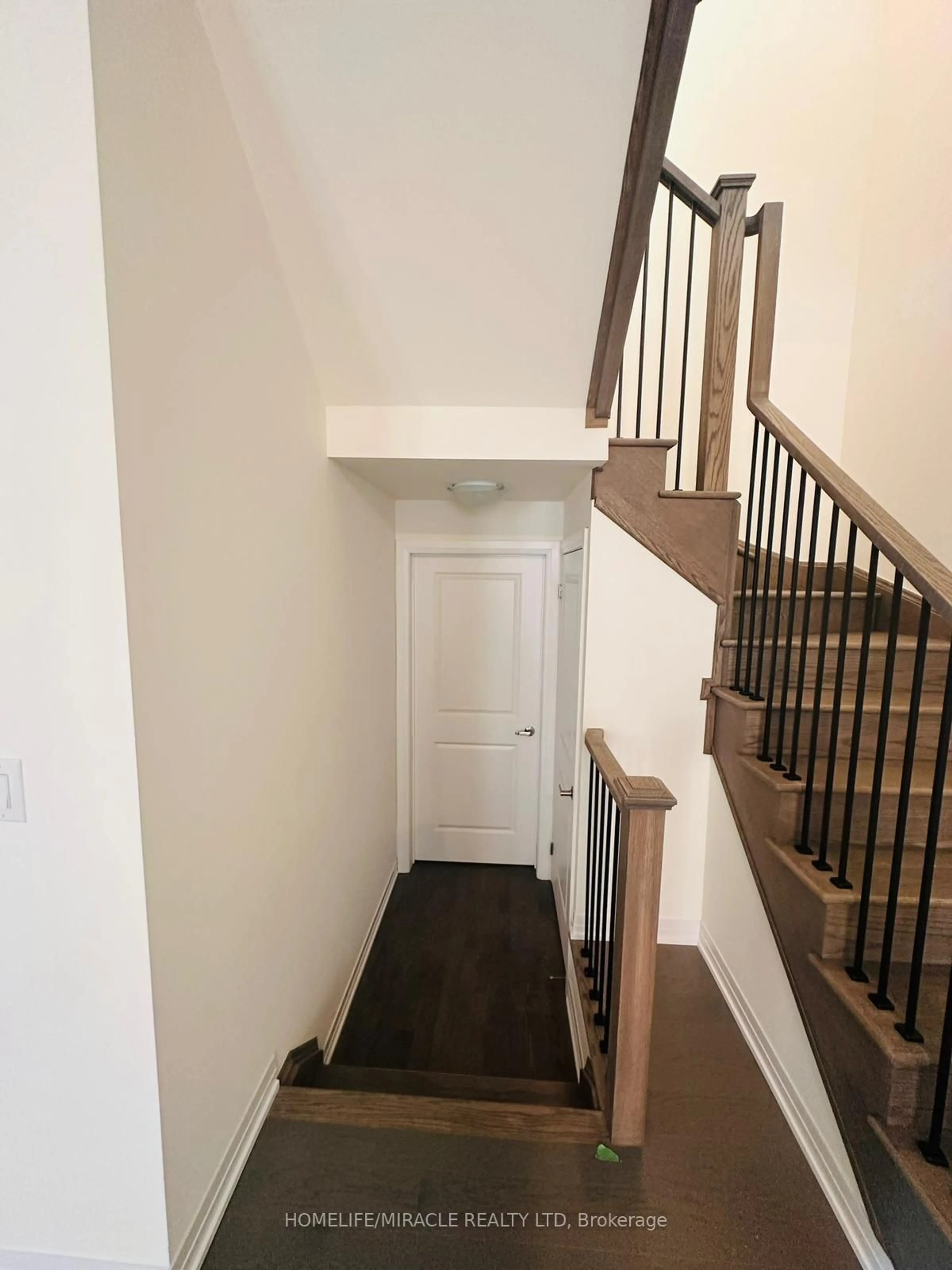 Stairs for 137 Dingman St, Wellington North Ontario N0G 1A0