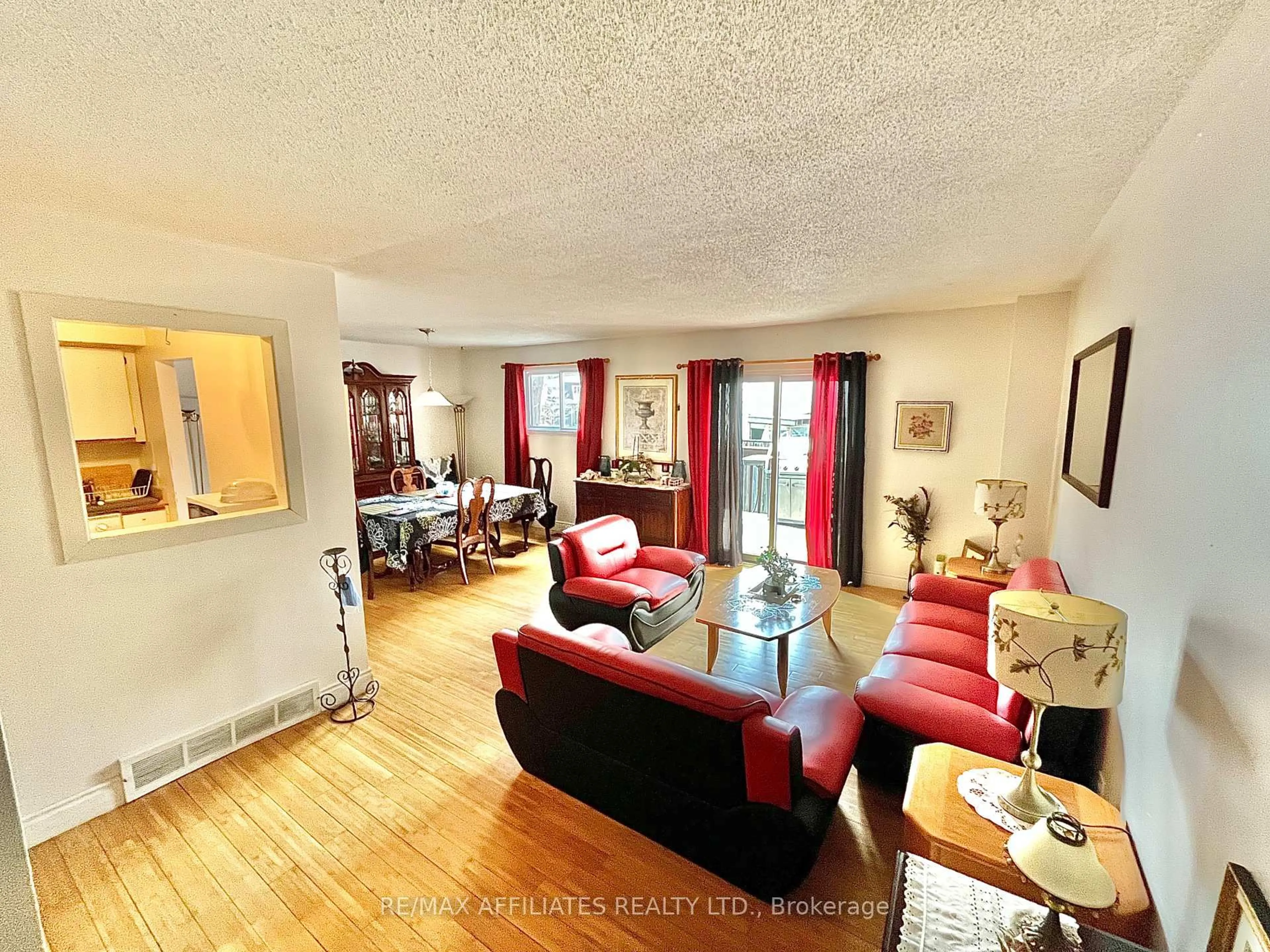 Living room with furniture, unknown for 77B Glen Park Dr, Ottawa Ontario K1B 3Z1