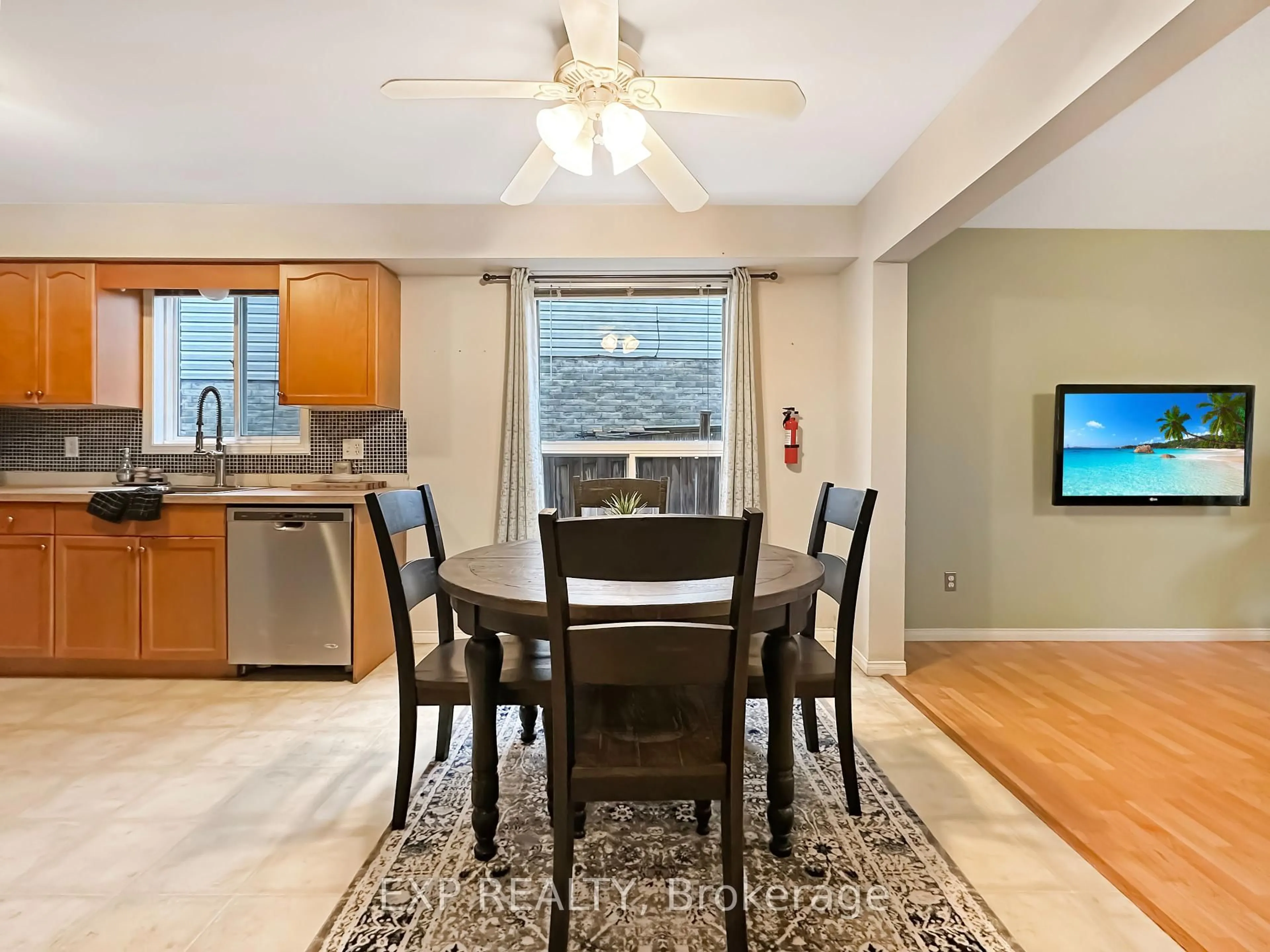 Open concept kitchen, unknown for 880 Marigold St, London North Ontario N5X 4G8