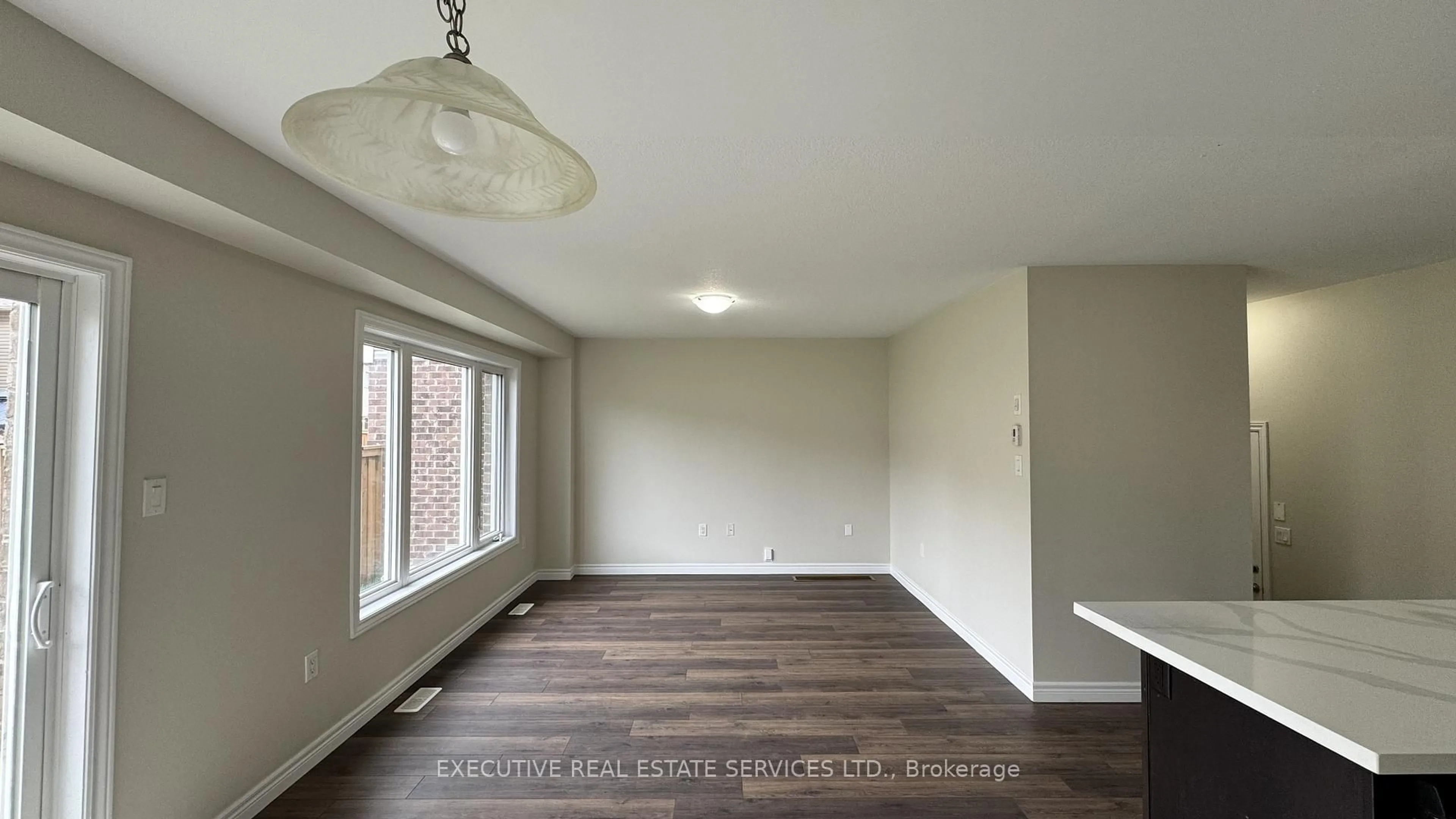 A pic of a room for 427 Linden Dr, Cambridge Ontario N3H 0C2