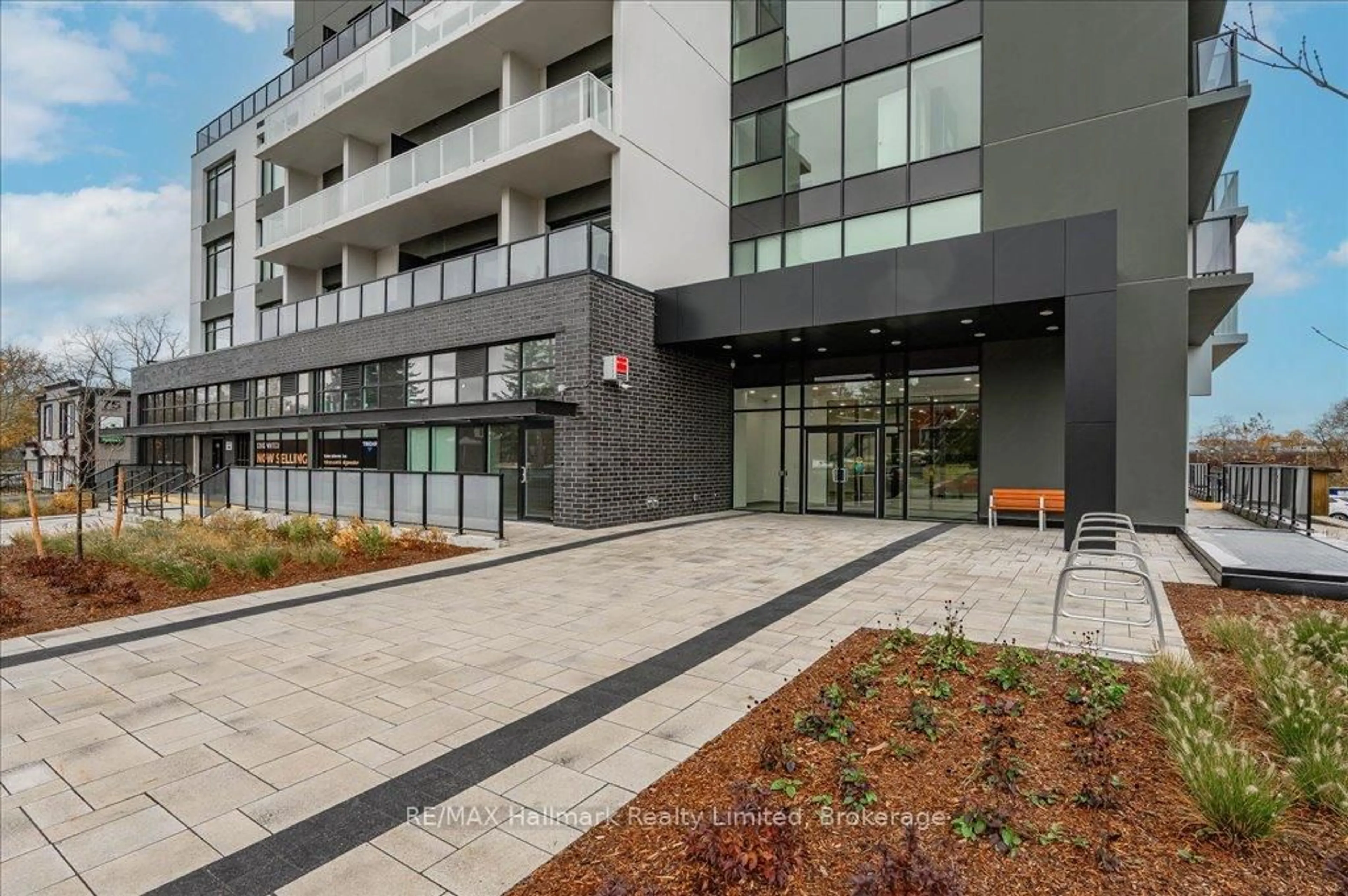 Patio, street for 71 Wyndham St #601, Guelph Ontario N1E 5R3