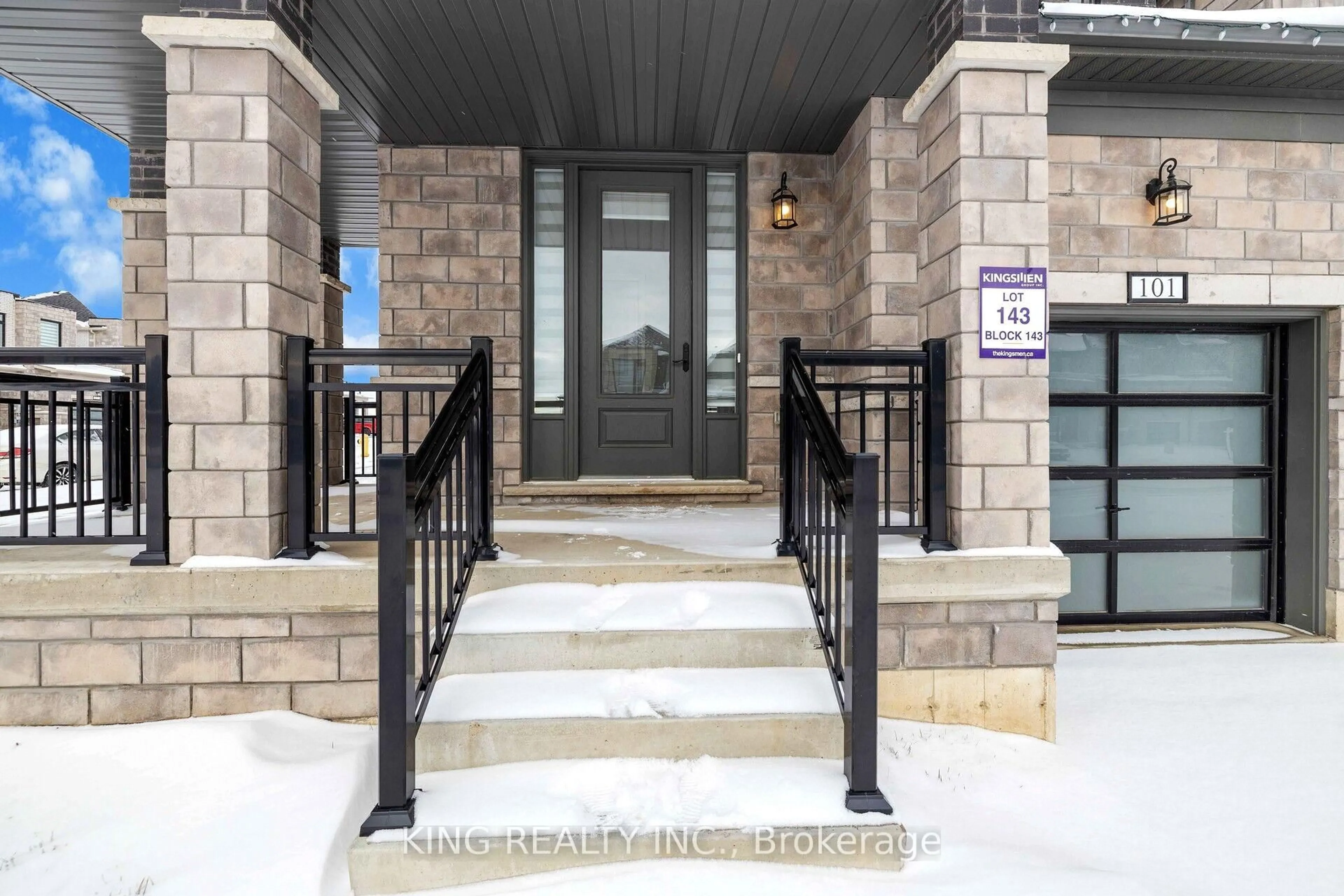 Indoor entryway for 101 Cole Terr, Woodstock Ontario N4T 0P4
