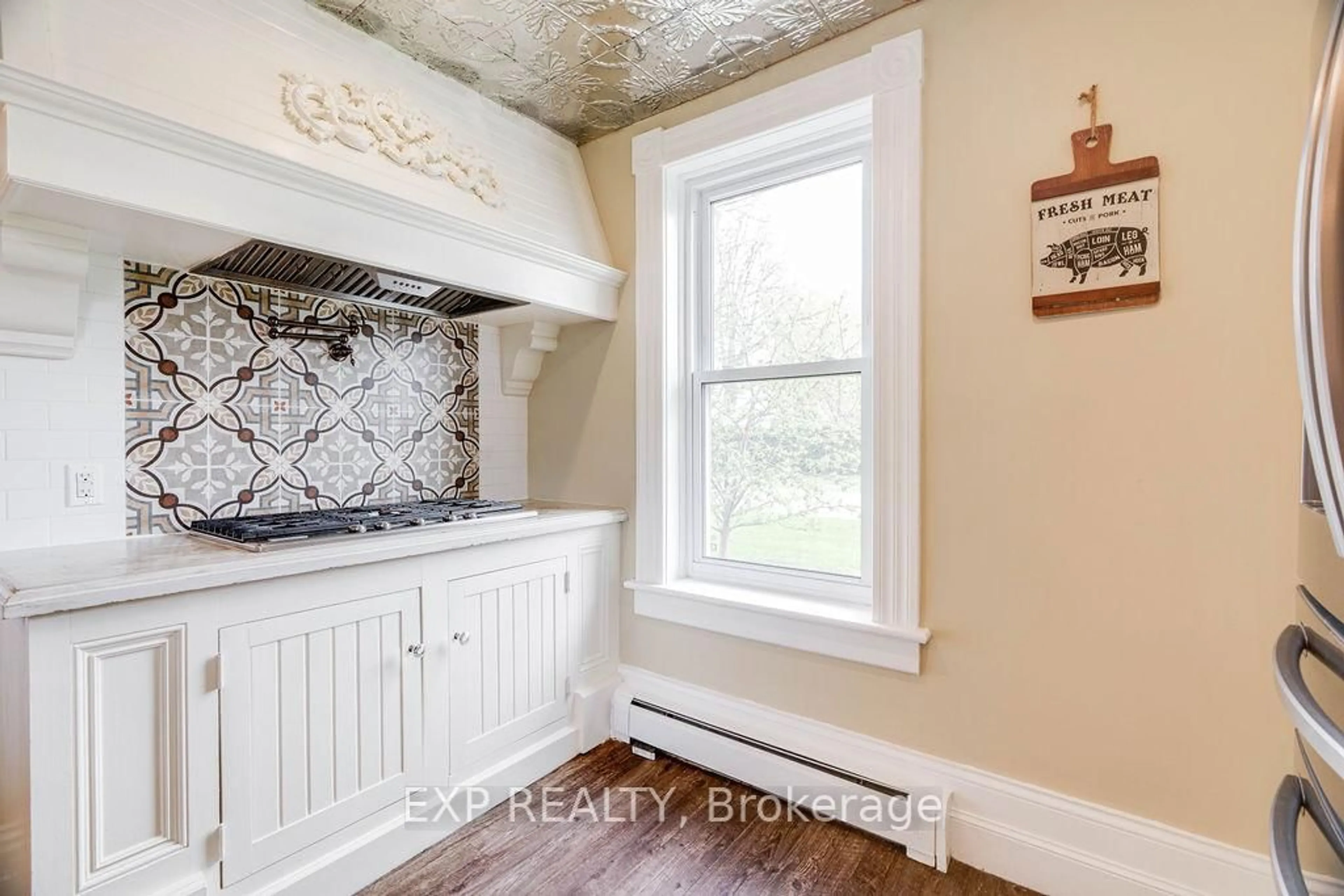 Laundry room for 140 William St, North Middlesex Ontario N0M 2A0