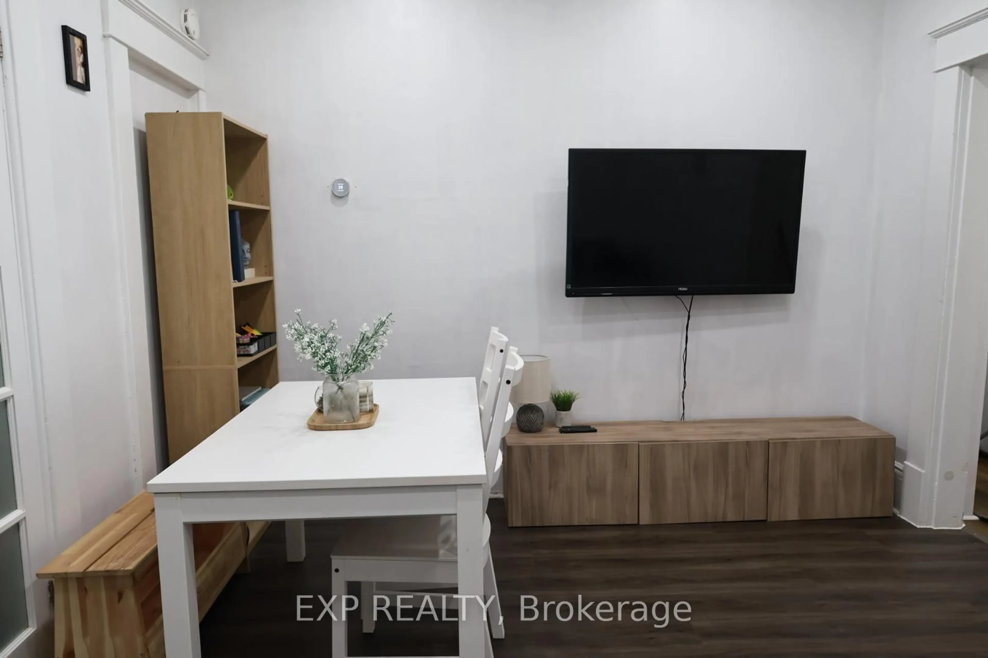 A pic of a room for 226 Sheridan St, Brantford Ontario N3S 4R3