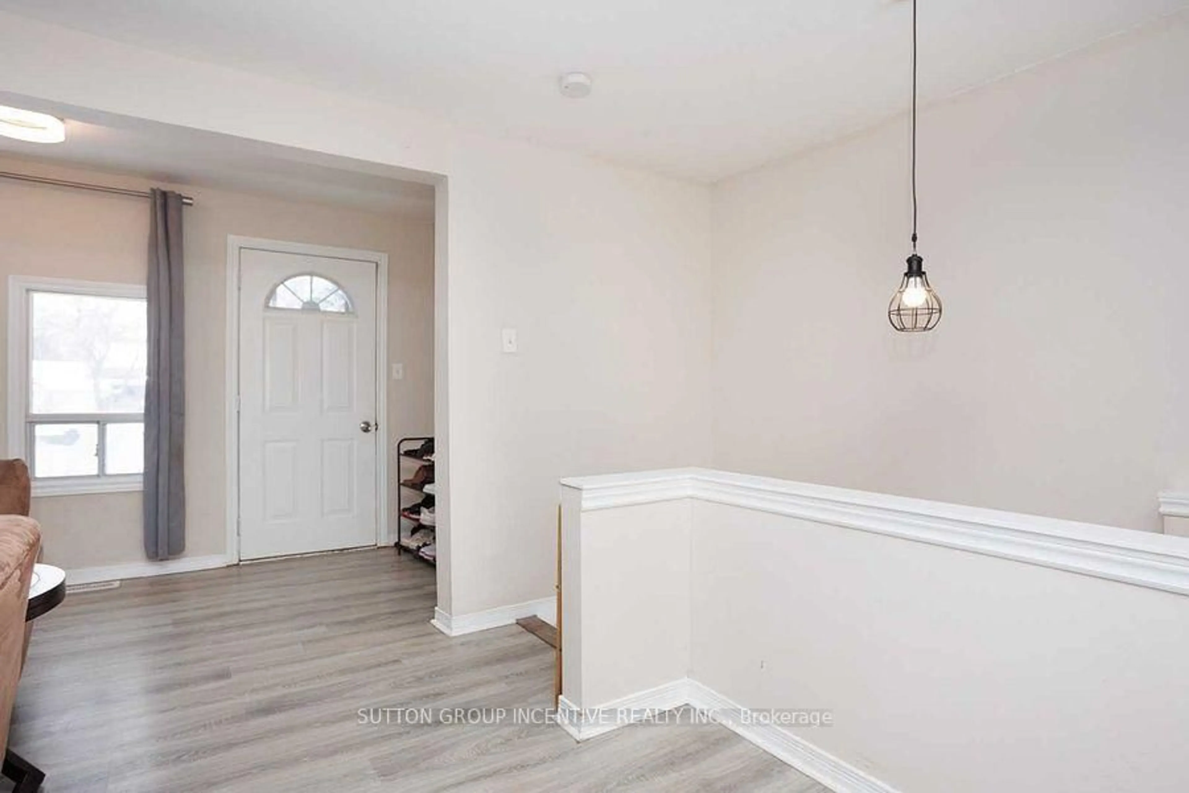 Indoor entryway for 26 Laird Dr, Kawartha Lakes Ontario K9V 4R6