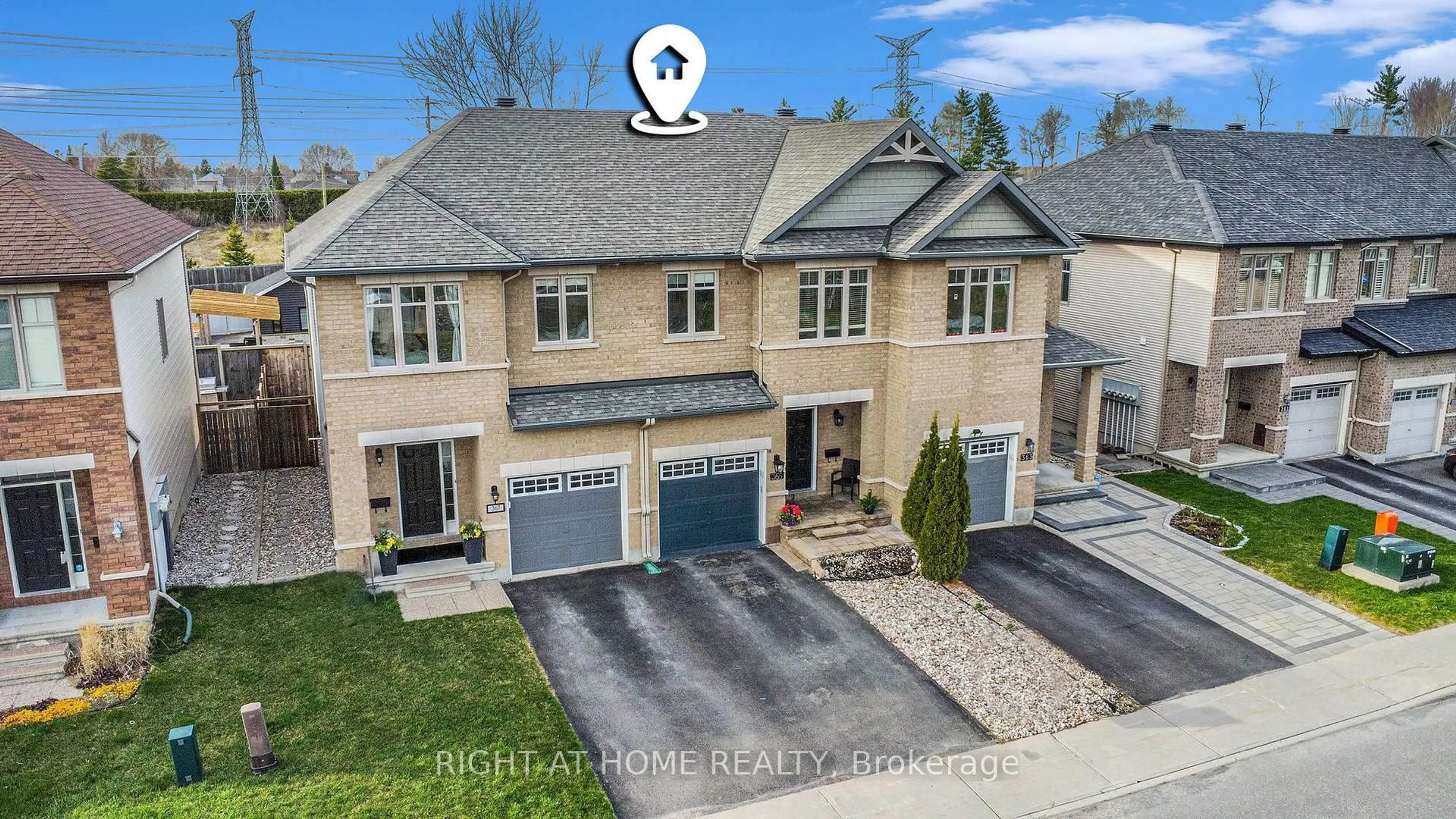 A pic from outside/outdoor area/front of a property/back of a property/a pic from drone, street for 365 Trailsedge Way, Ottawa Ontario K1W 0G7
