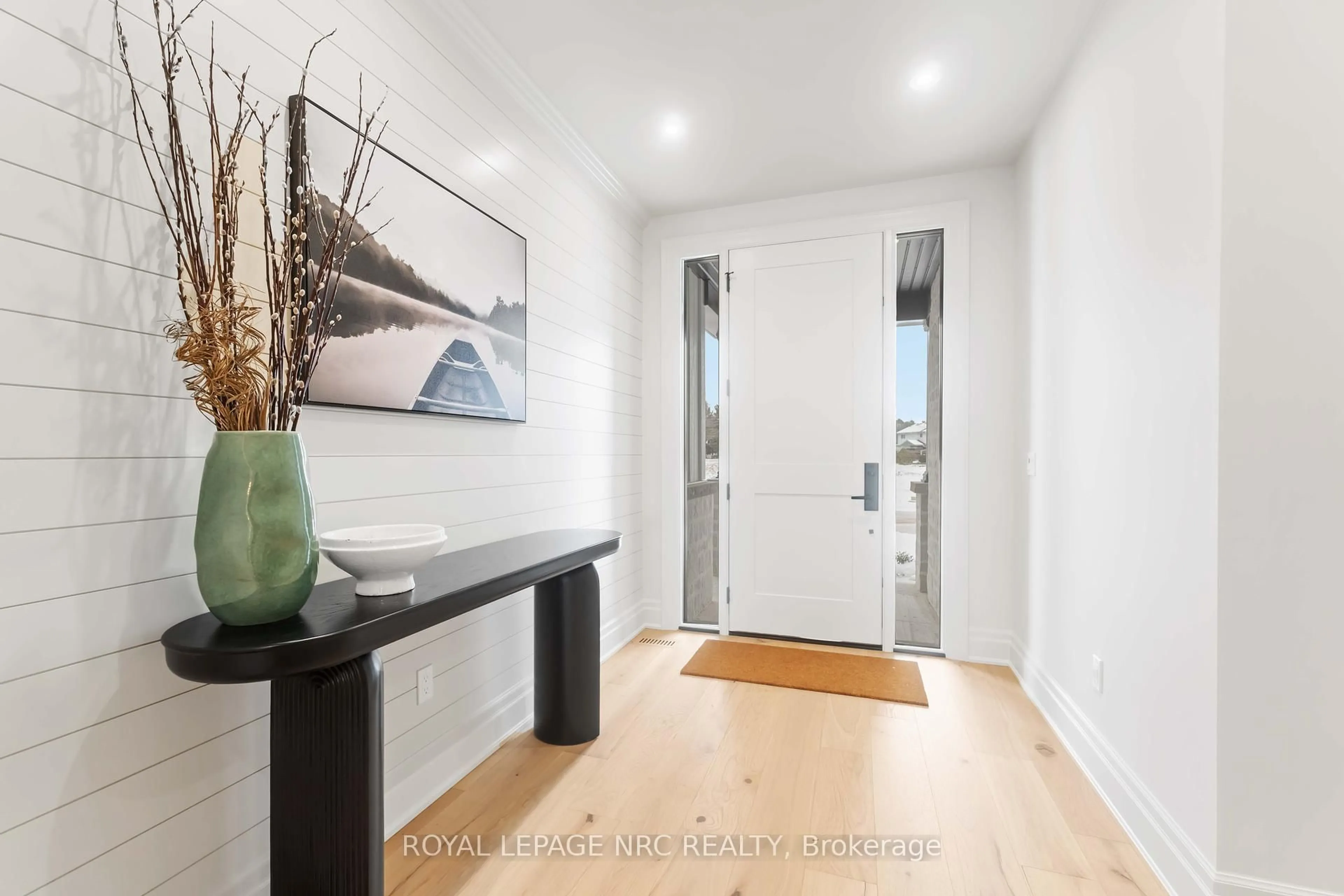 Indoor entryway for 48 Harvest Dr, Niagara-on-the-Lake Ontario L0S 1J0