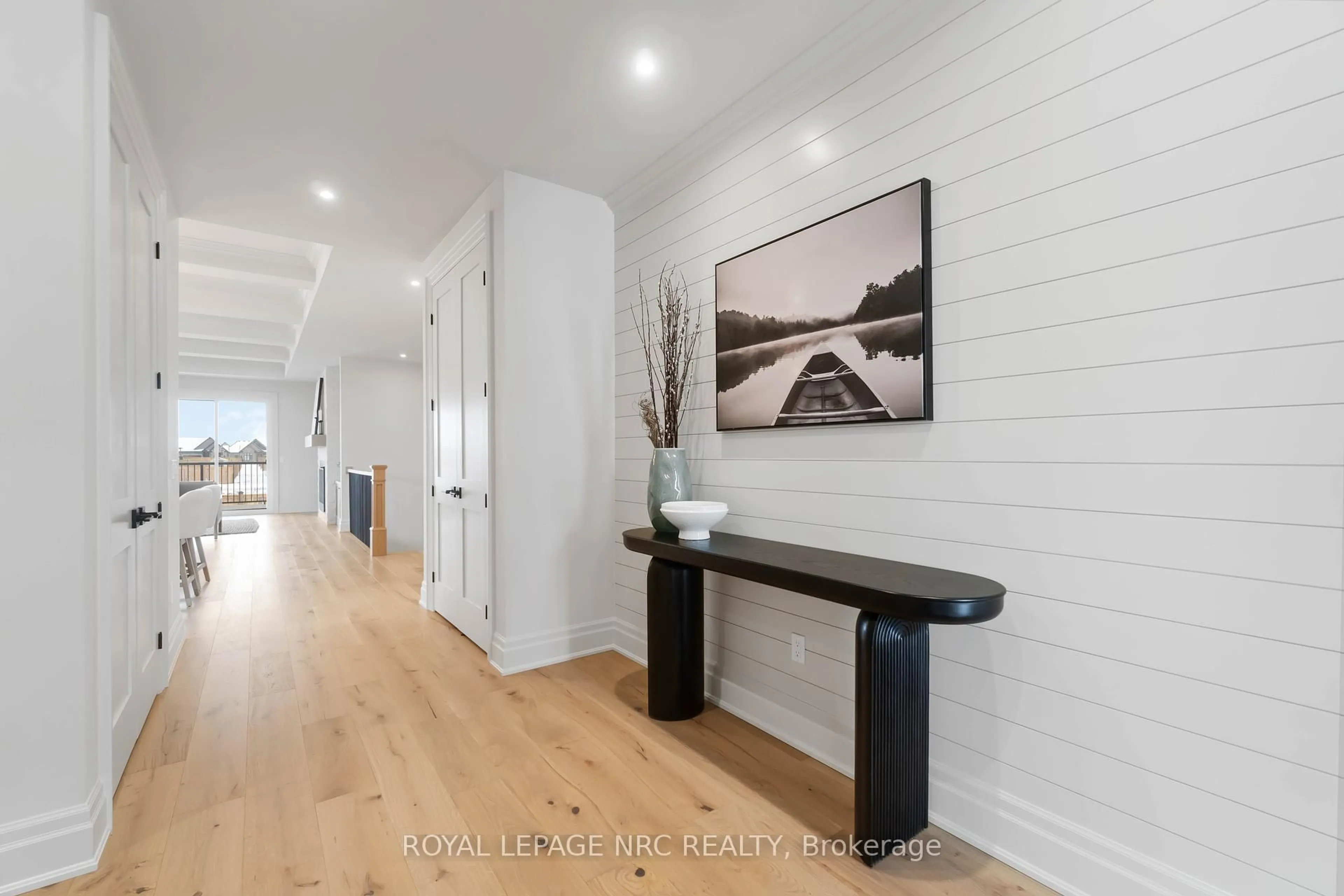 Indoor entryway for 48 Harvest Dr, Niagara-on-the-Lake Ontario L0S 1J0