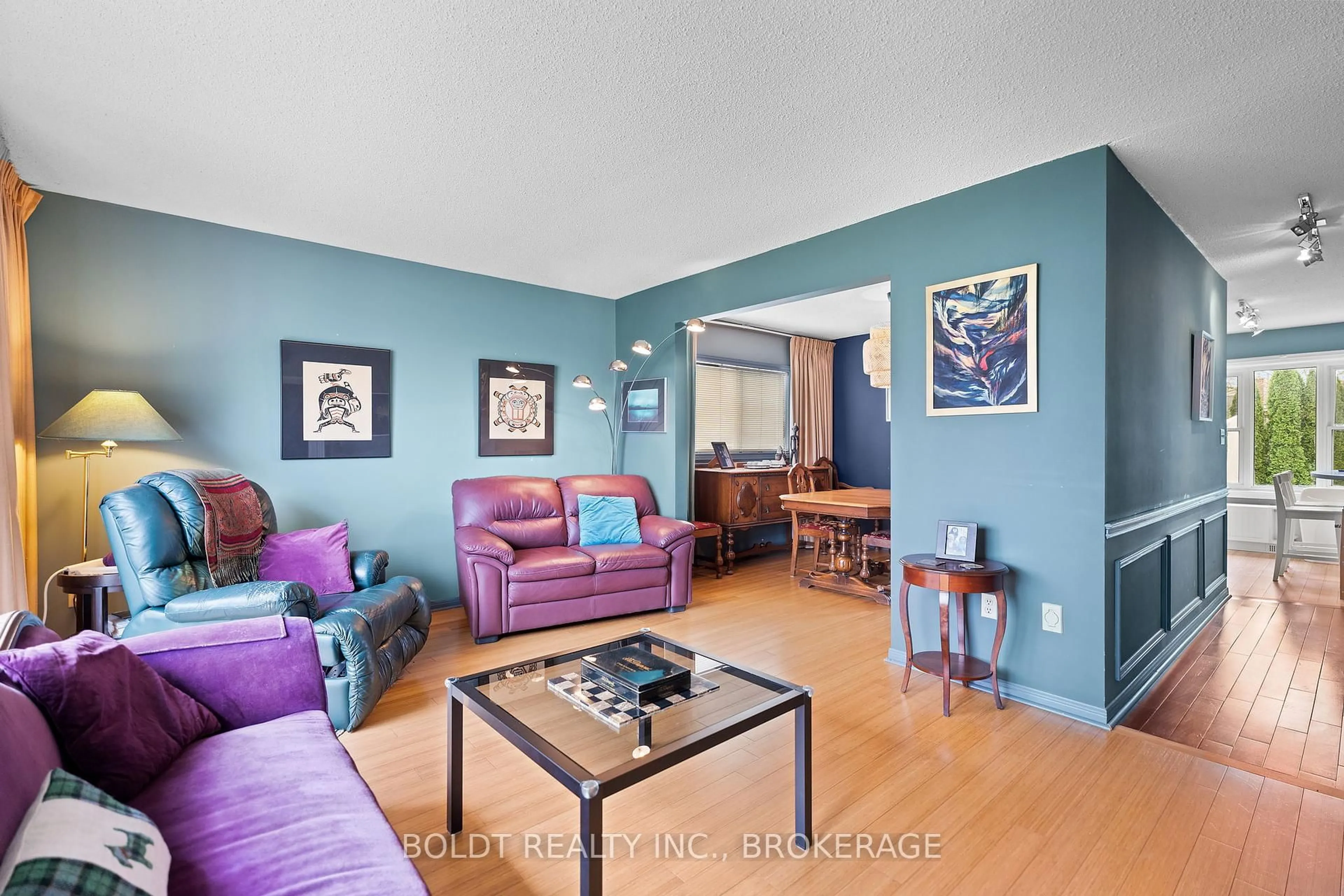 Living room with furniture, unknown for 50 Beachview Dr, St. Catharines Ontario L2N 5Z7
