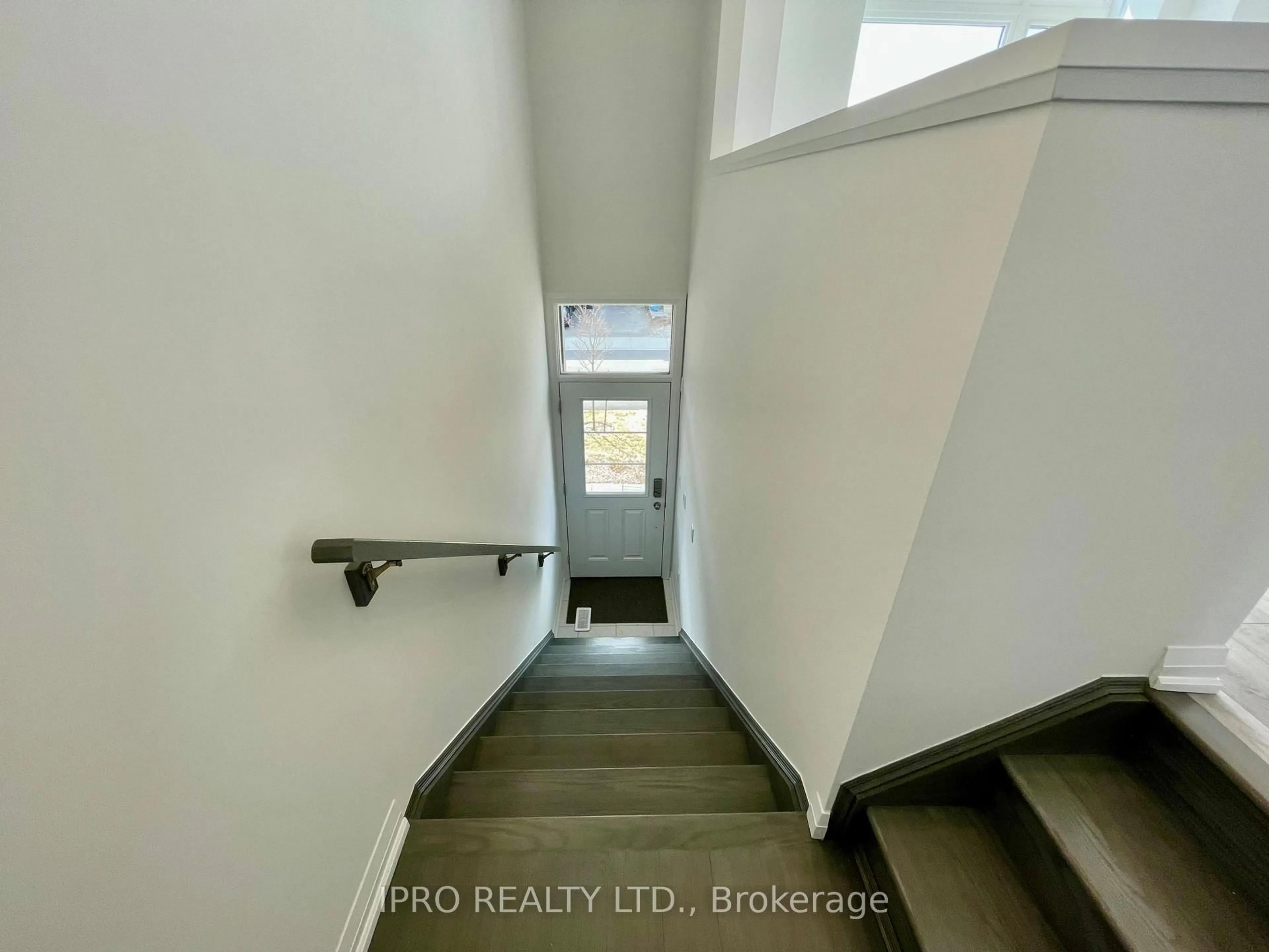 Stairs for 120 Court Dr #73, Brant Ontario N3L 0N2