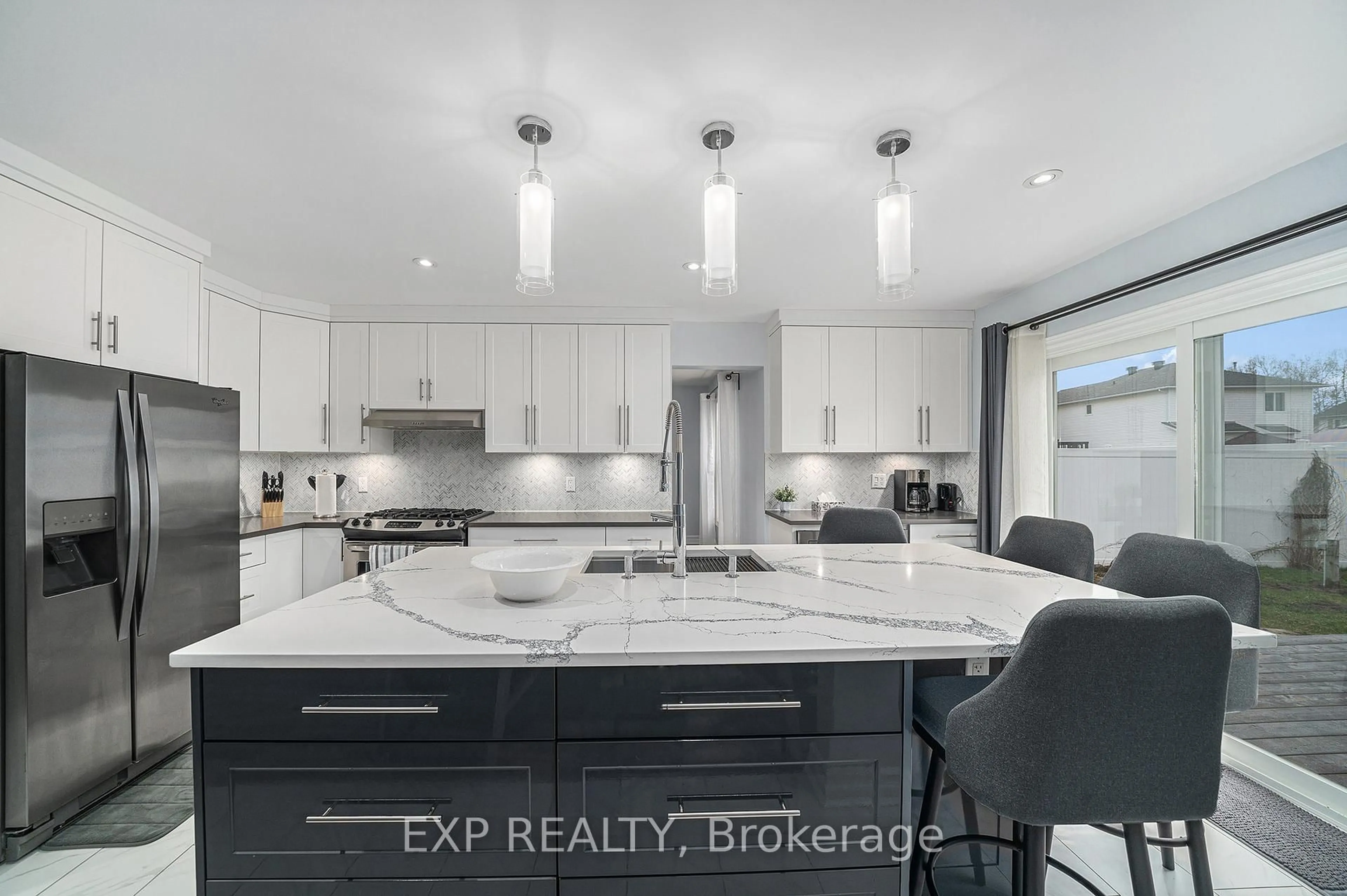 Open concept kitchen, ceramic/tile floor for 2161 Gardenway Dr, Ottawa Ontario K4A 3T5