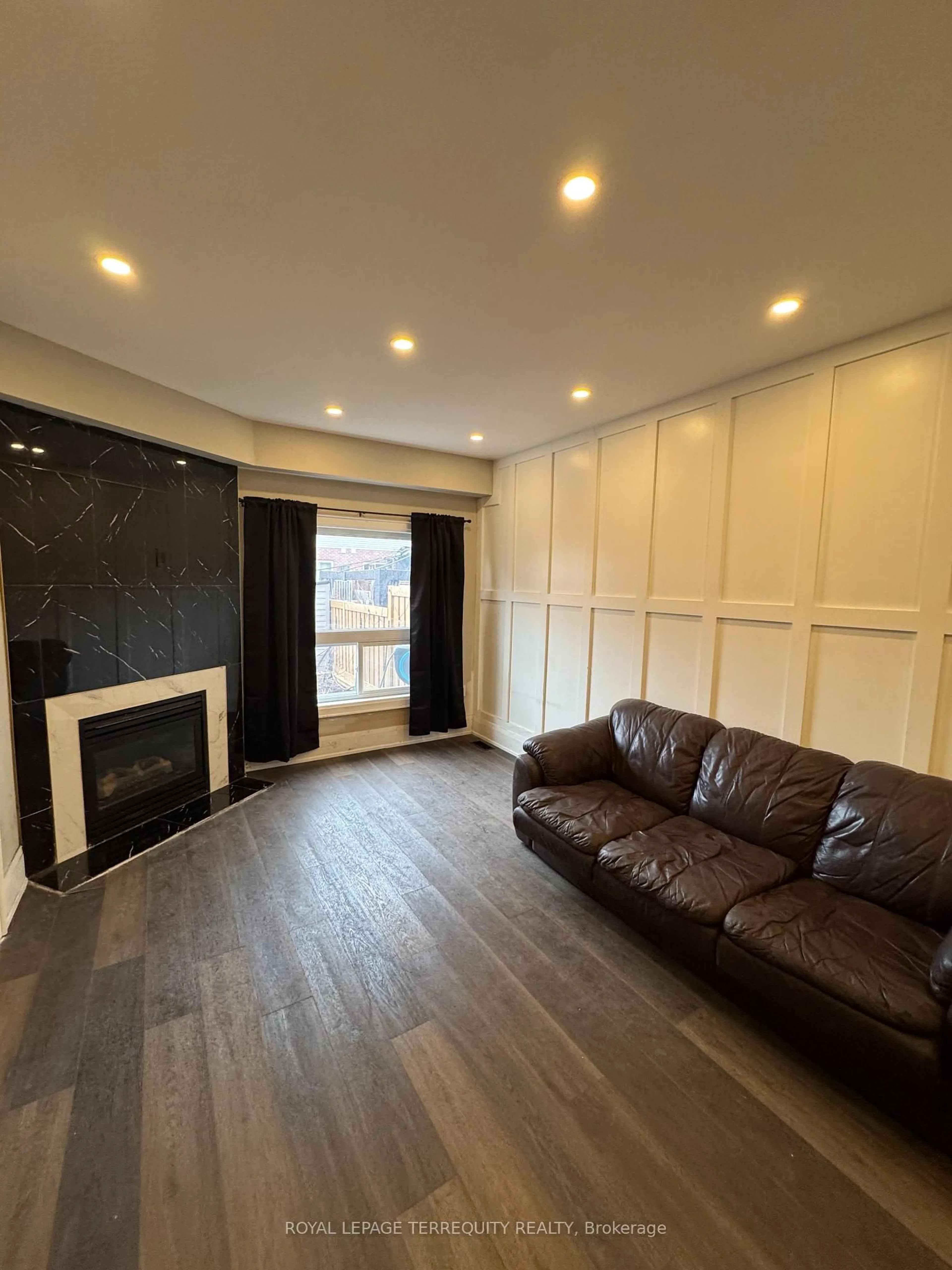 Unknown for 9 Palacebeach Tr, Hamilton Ontario L8E 0B9