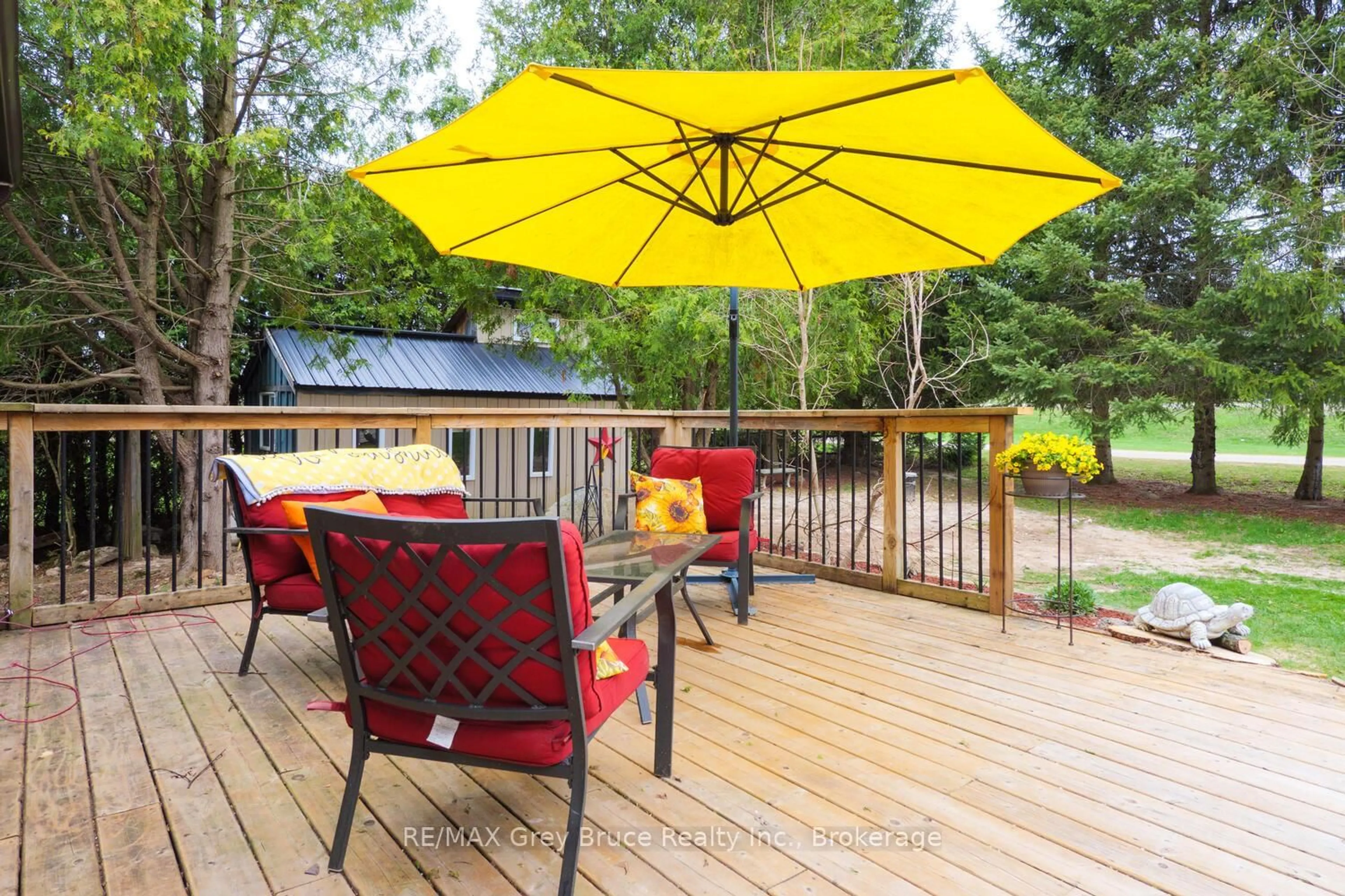 Patio, street for 106 Elder Lane, Chatsworth Ontario N0H 1G0