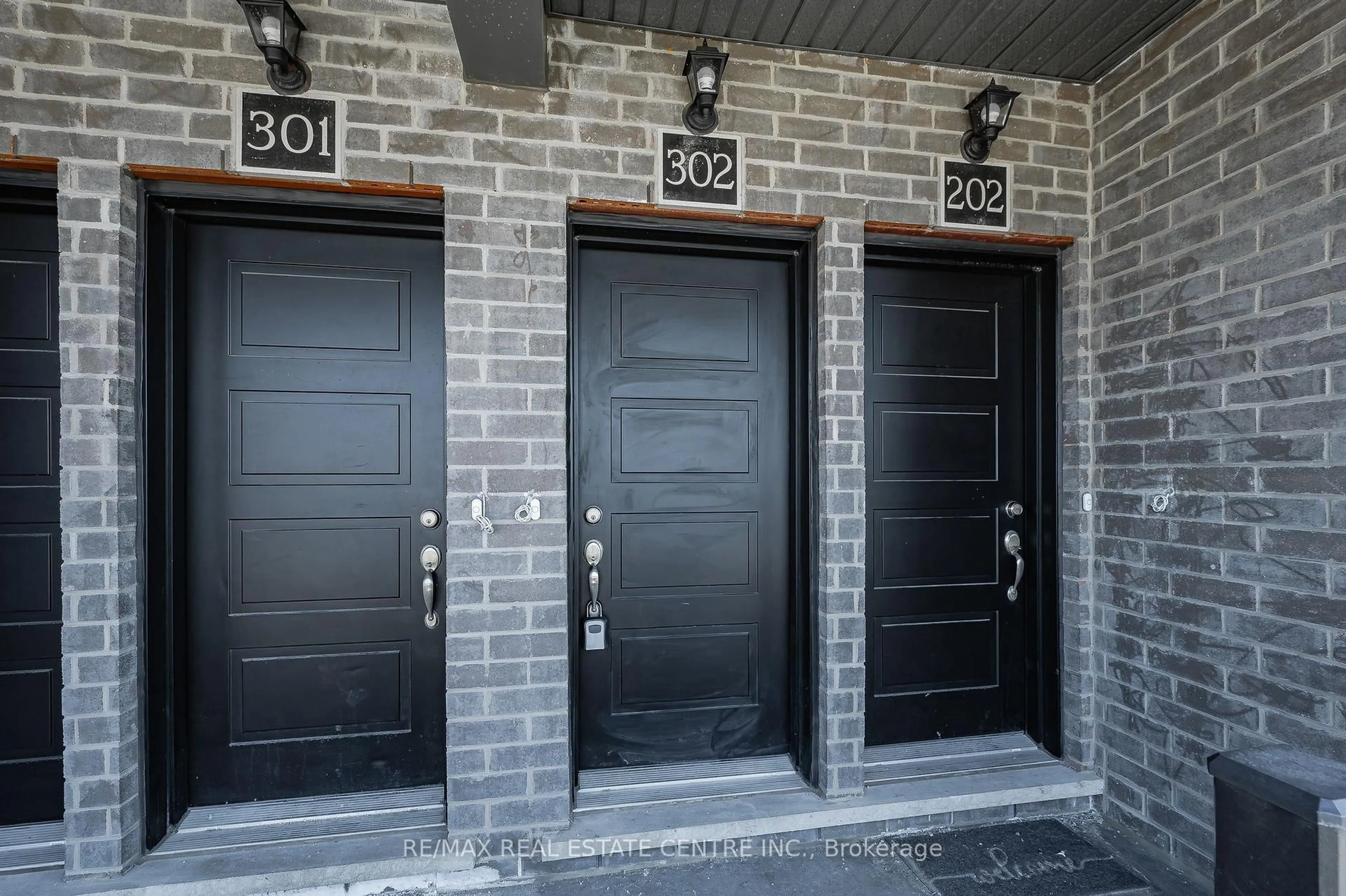 Unknown for 721 Franklin Blvd #302, Cambridge Ontario N1R 5S4