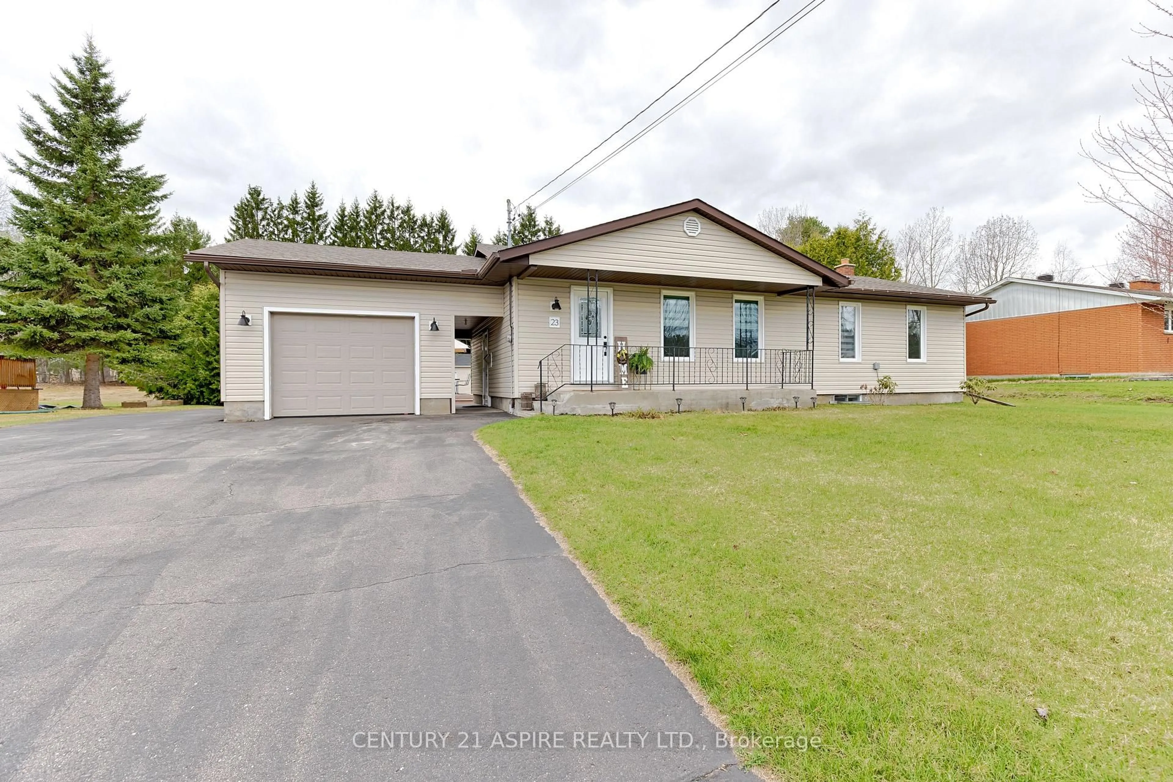 Unknown for 23 Hoffman St, Petawawa Ontario K8H 2J6