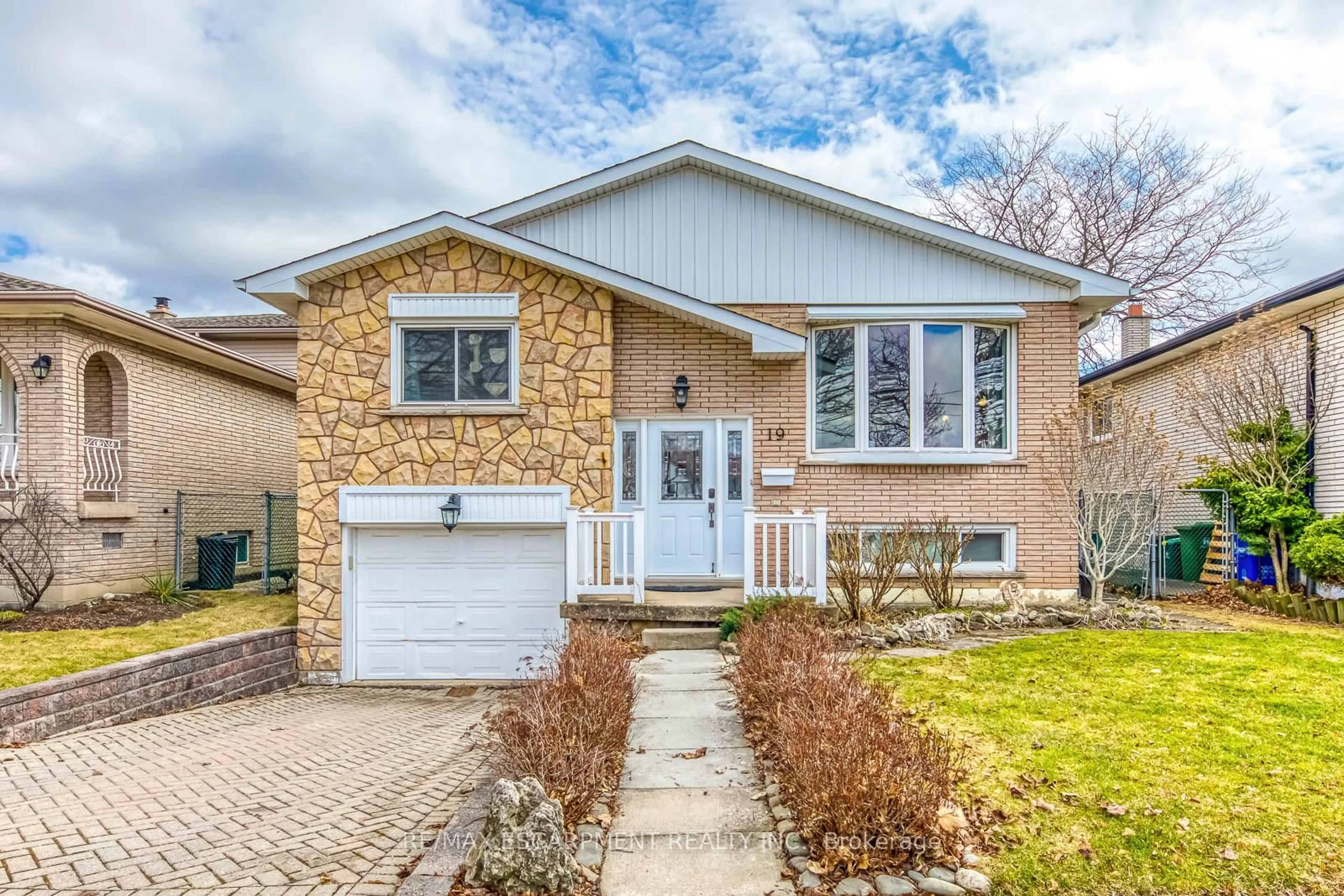 Home with brick exterior material, street for 19 Normajean Ave, Hamilton Ontario L8W 1S3