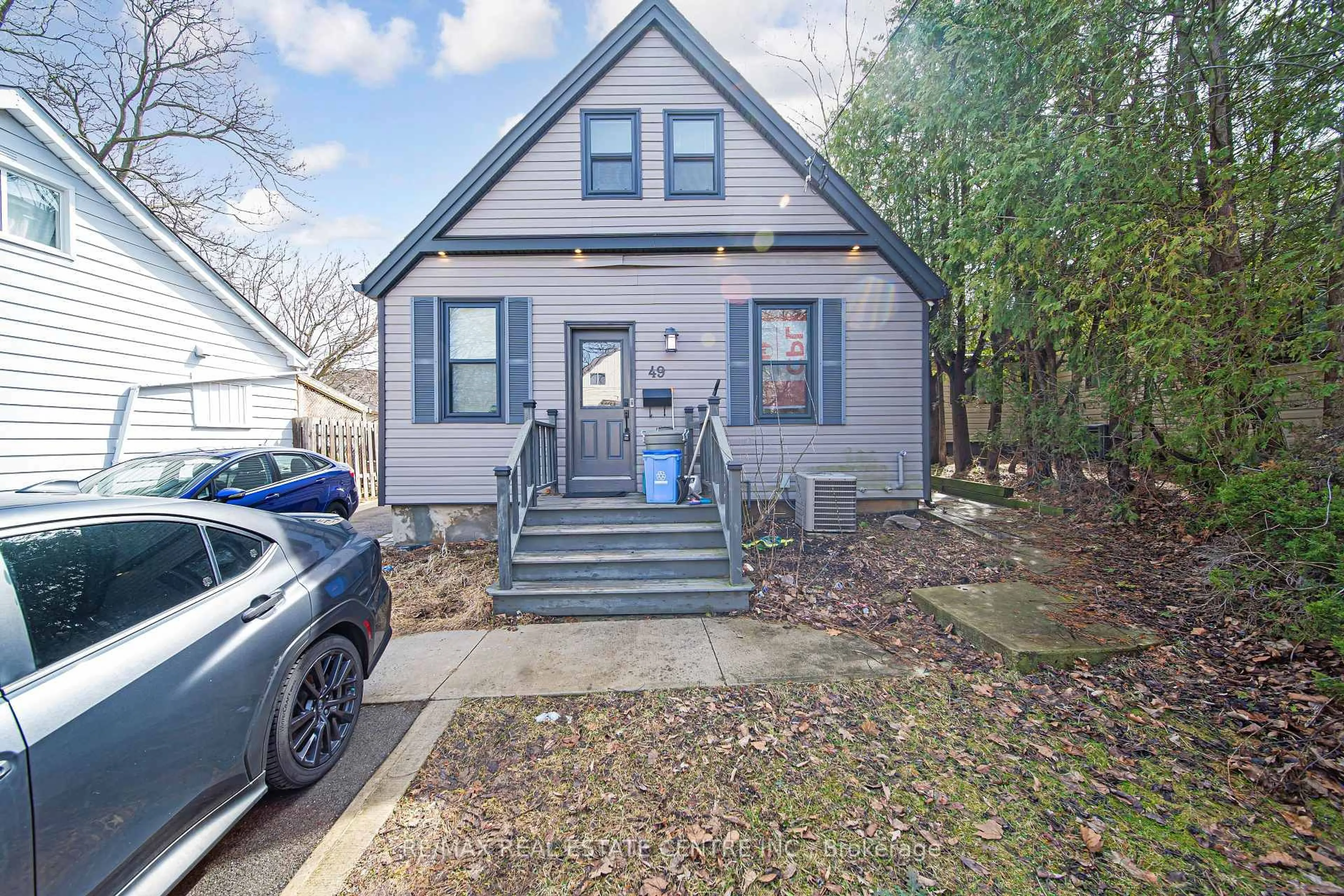 Unknown for 49 Hillview St, Hamilton Ontario L8S 2Z3