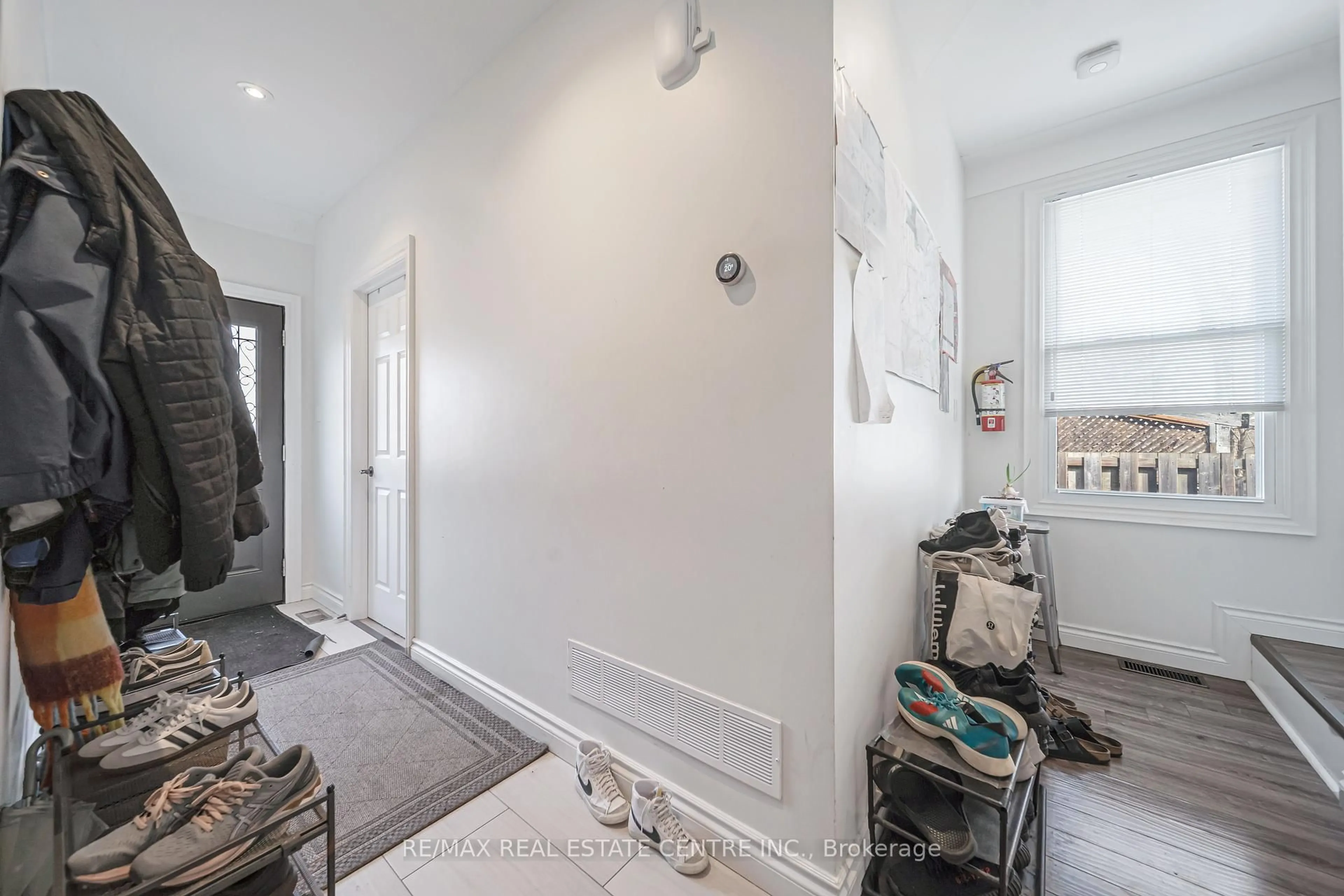 Unknown for 49 Hillview St, Hamilton Ontario L8S 2Z3