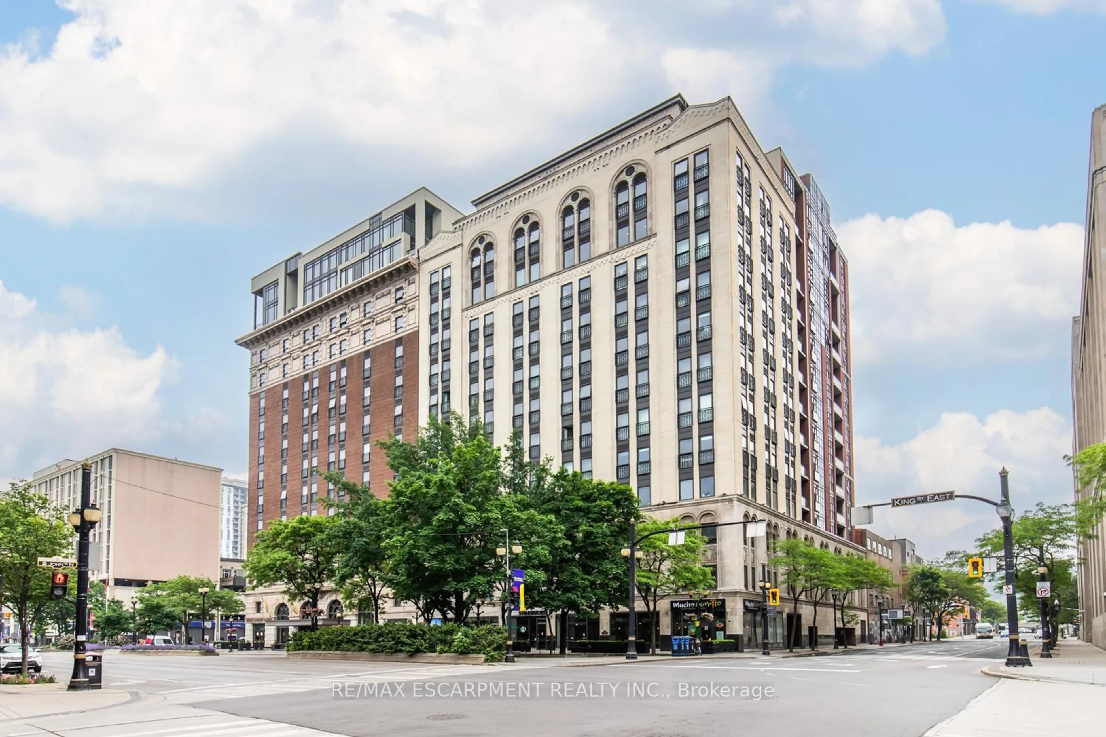 Patio, building for 112 King St #1003, Hamilton Ontario L8N 1A8