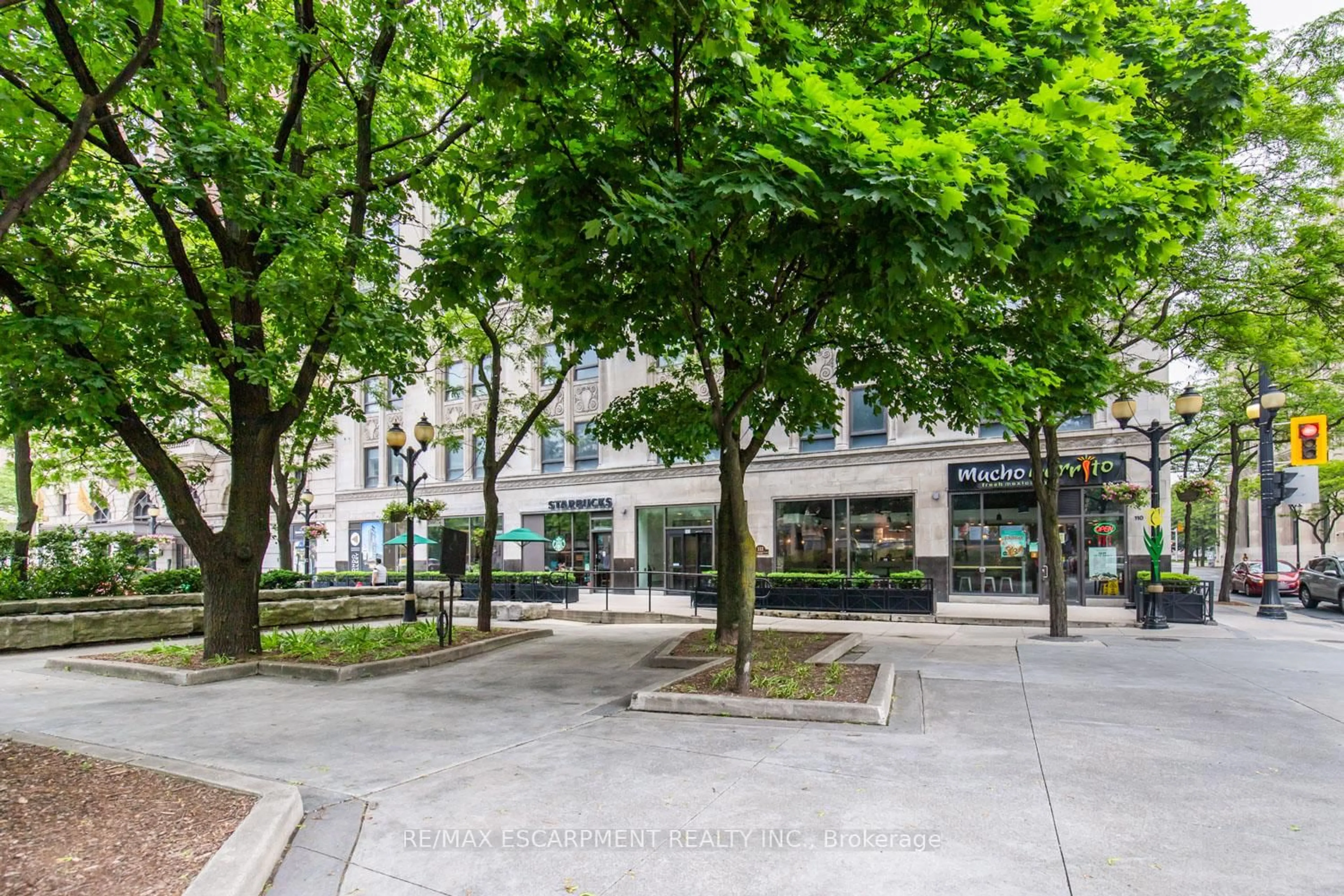 Patio, street for 112 King St #1003, Hamilton Ontario L8N 1A8