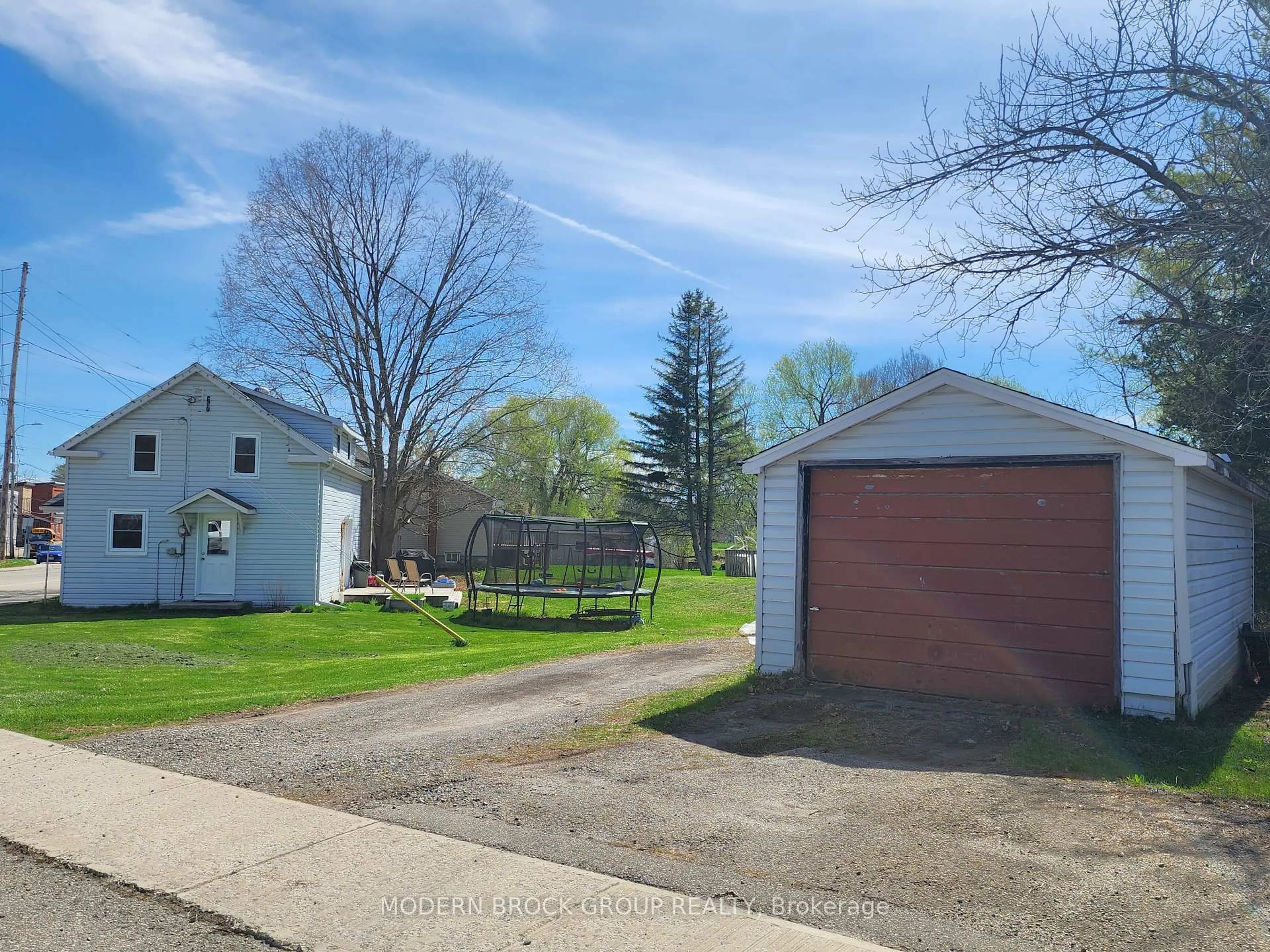 Unknown for 4 Main St, Elizabethtown-Kitley Ontario K0E 1M0