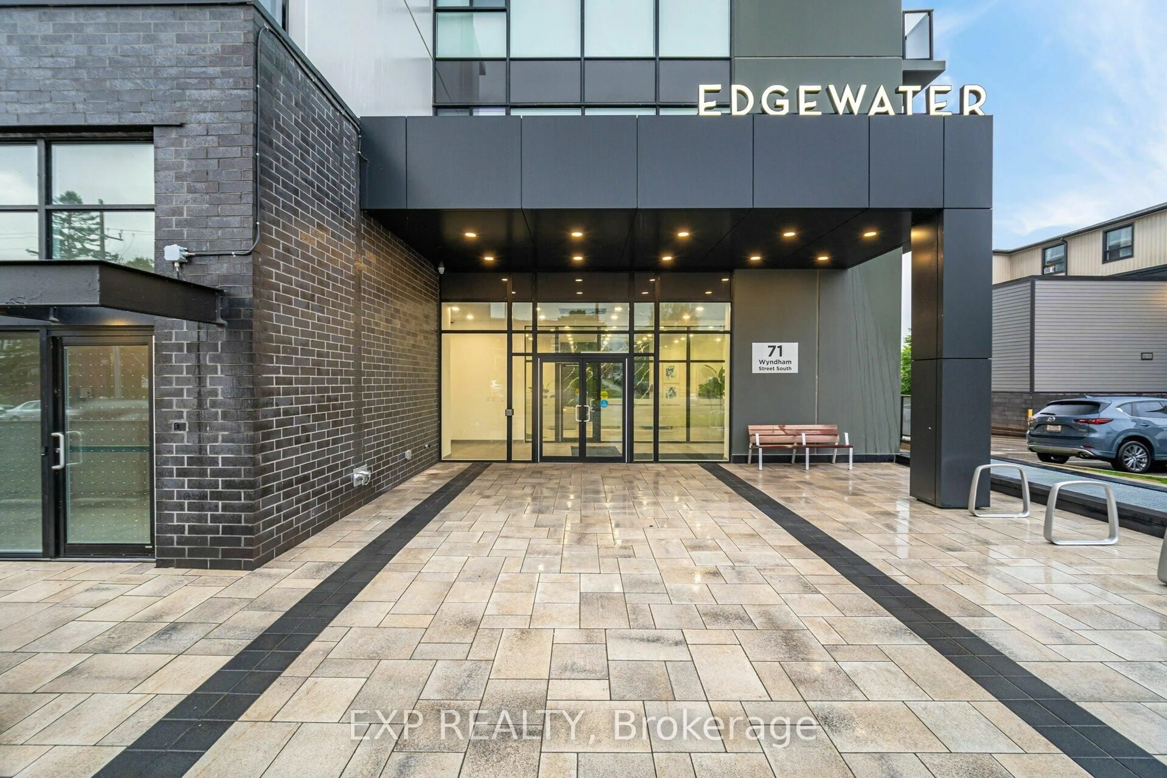 Indoor foyer for 71 Wyndham St #903, Guelph Ontario N1E 5R3