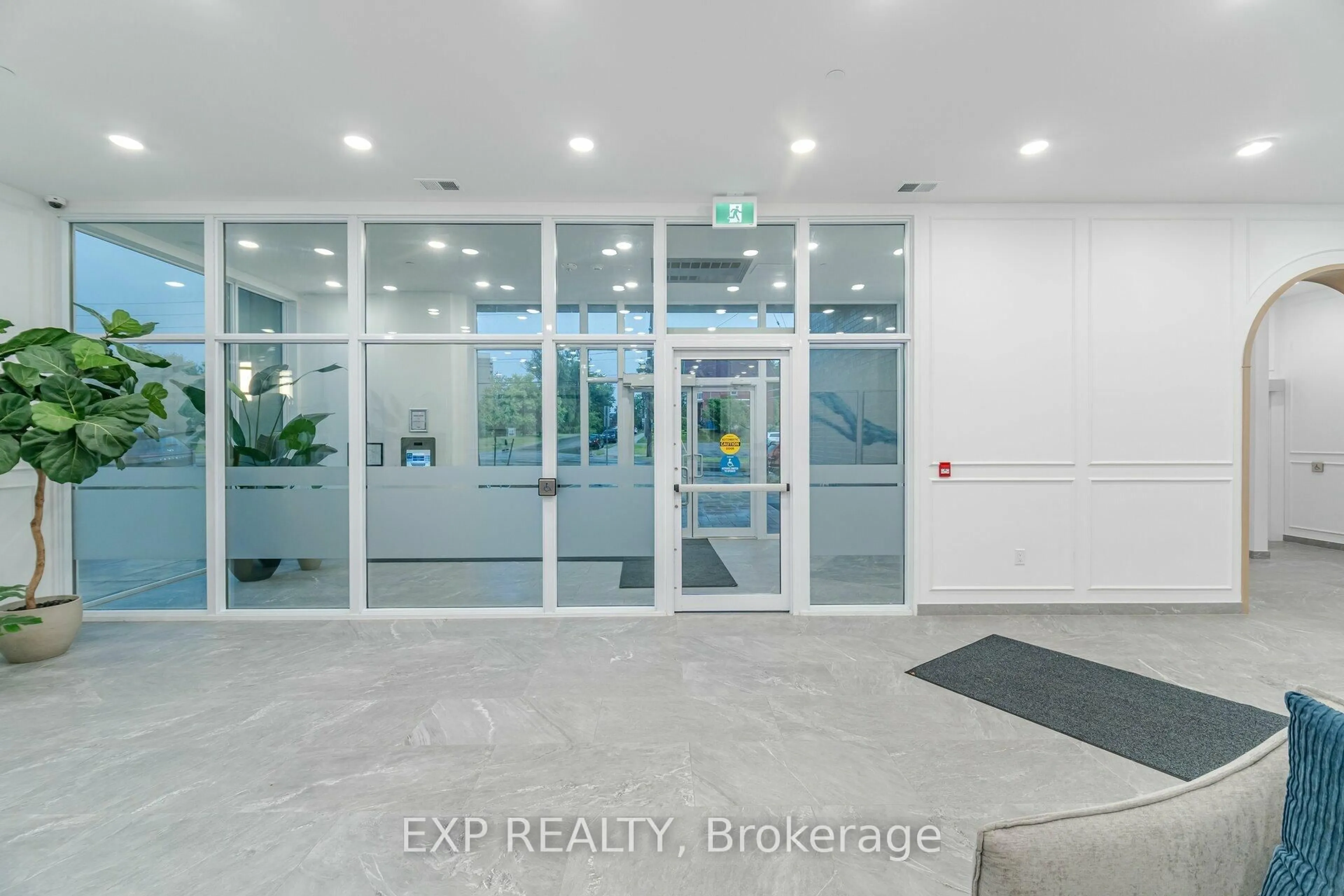 Indoor foyer for 71 Wyndham St #903, Guelph Ontario N1E 5R3