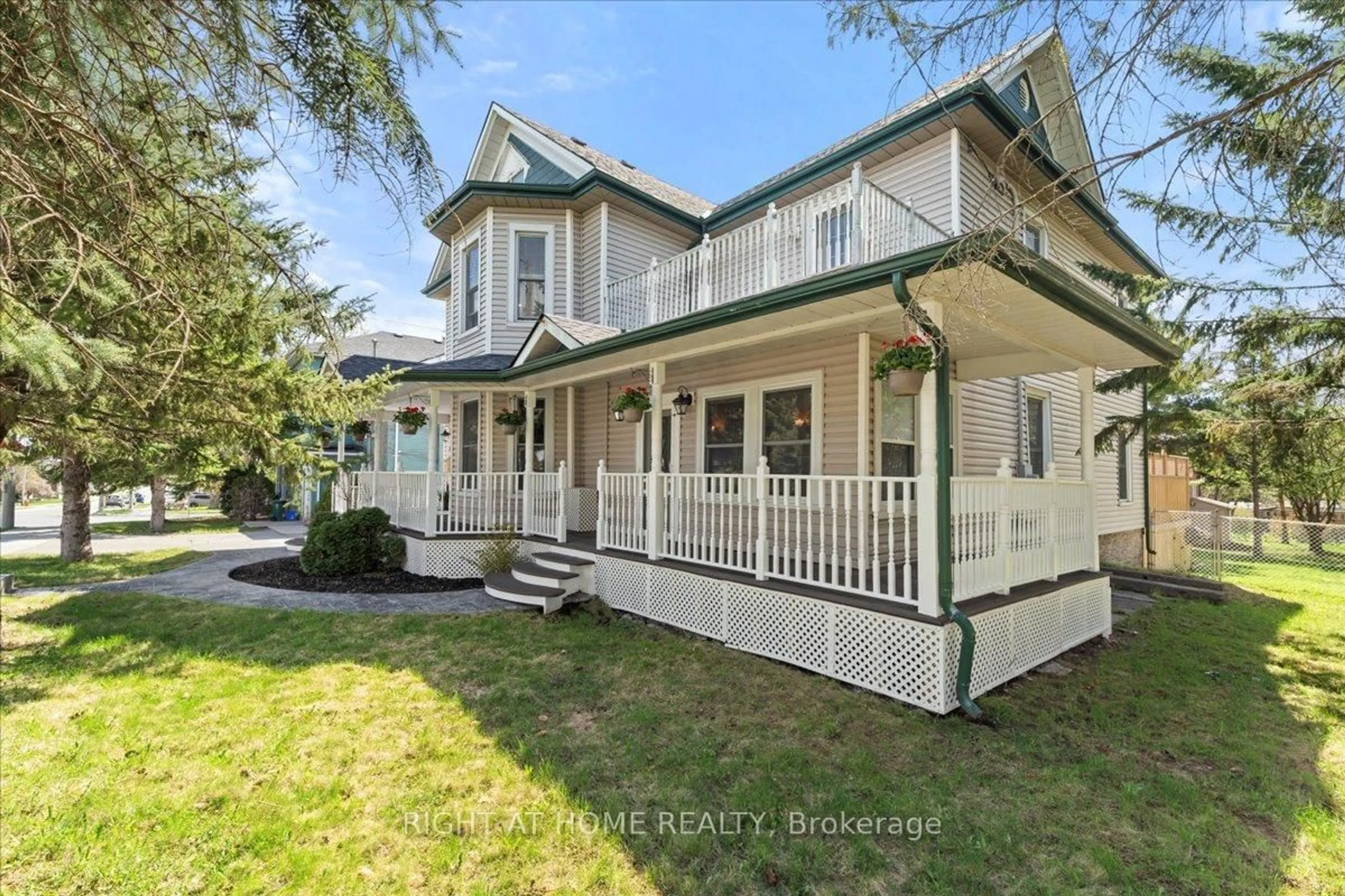 Home with vinyl exterior material, unknown for 65 Donald St, Belleville Ontario K8P 2J2
