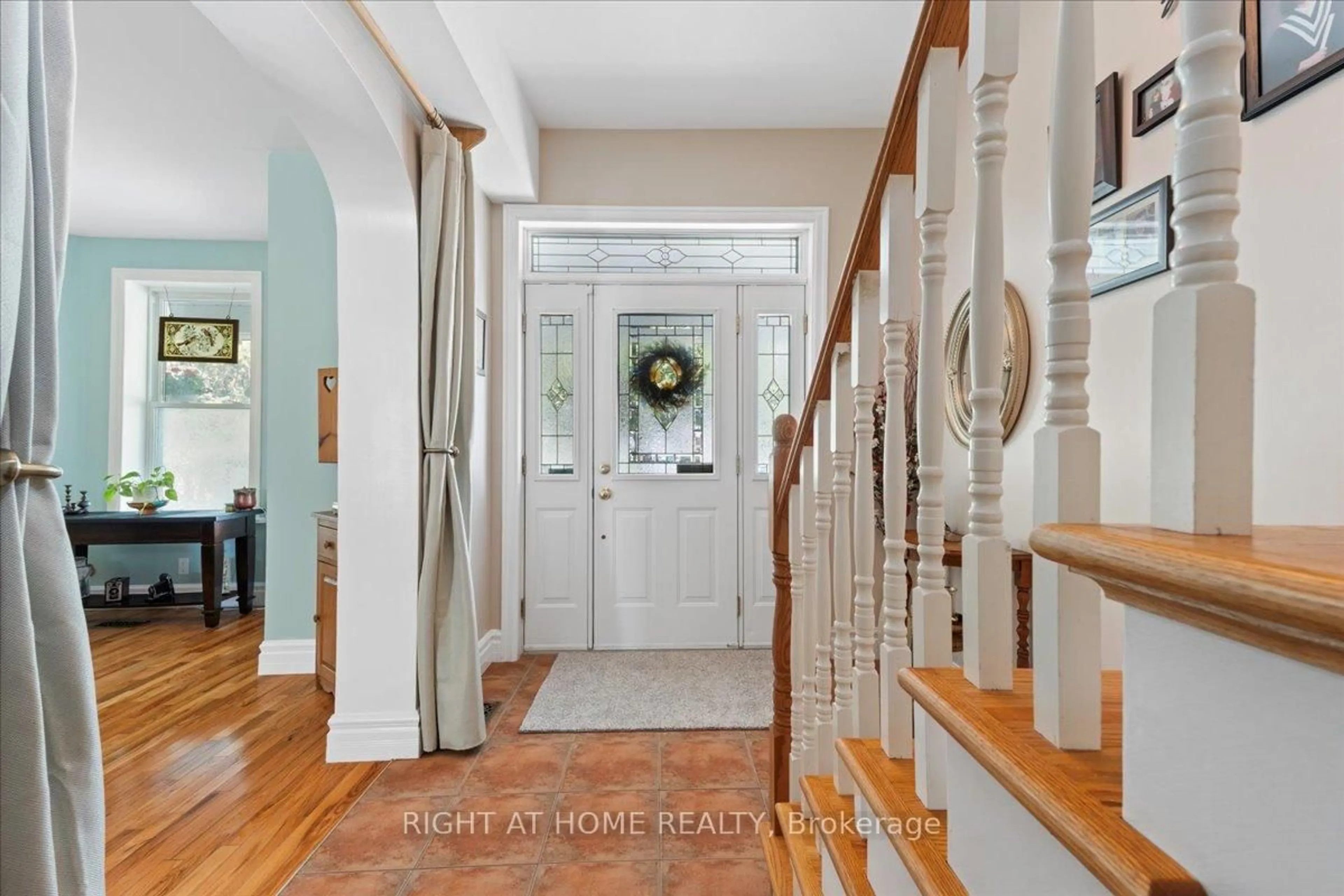 Indoor entryway for 65 Donald St, Belleville Ontario K8P 2J2