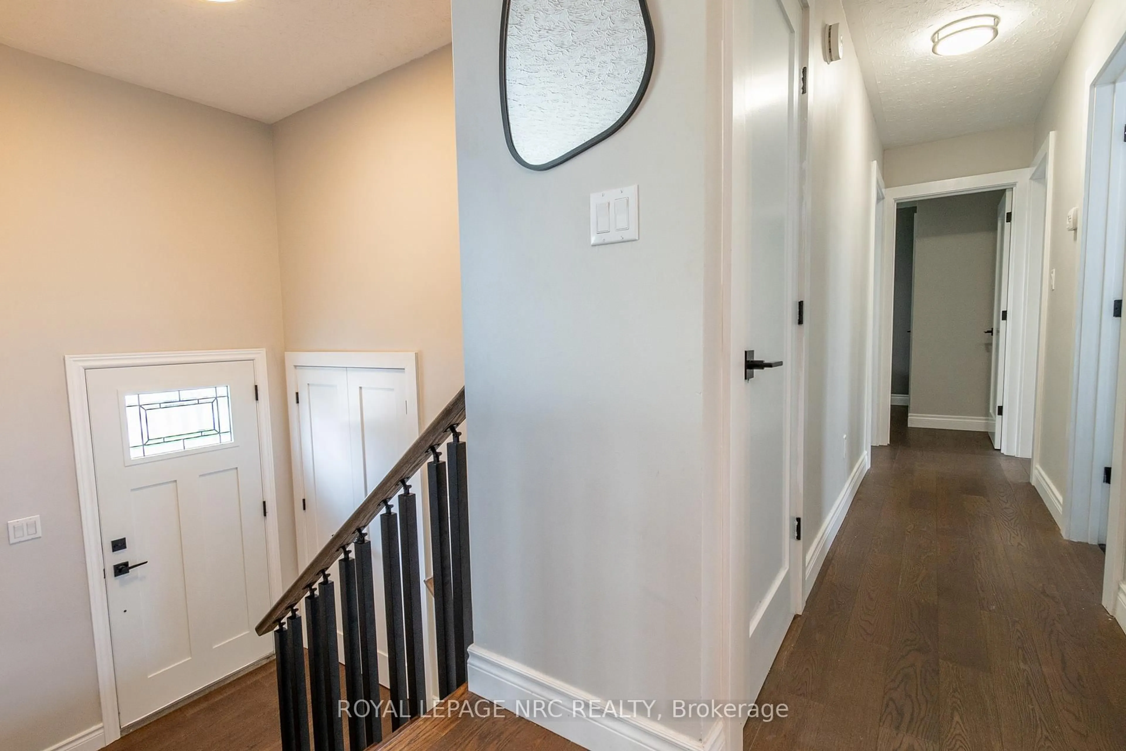 Indoor entryway for 3 Killins St, West Lincoln Ontario L0R 2A0