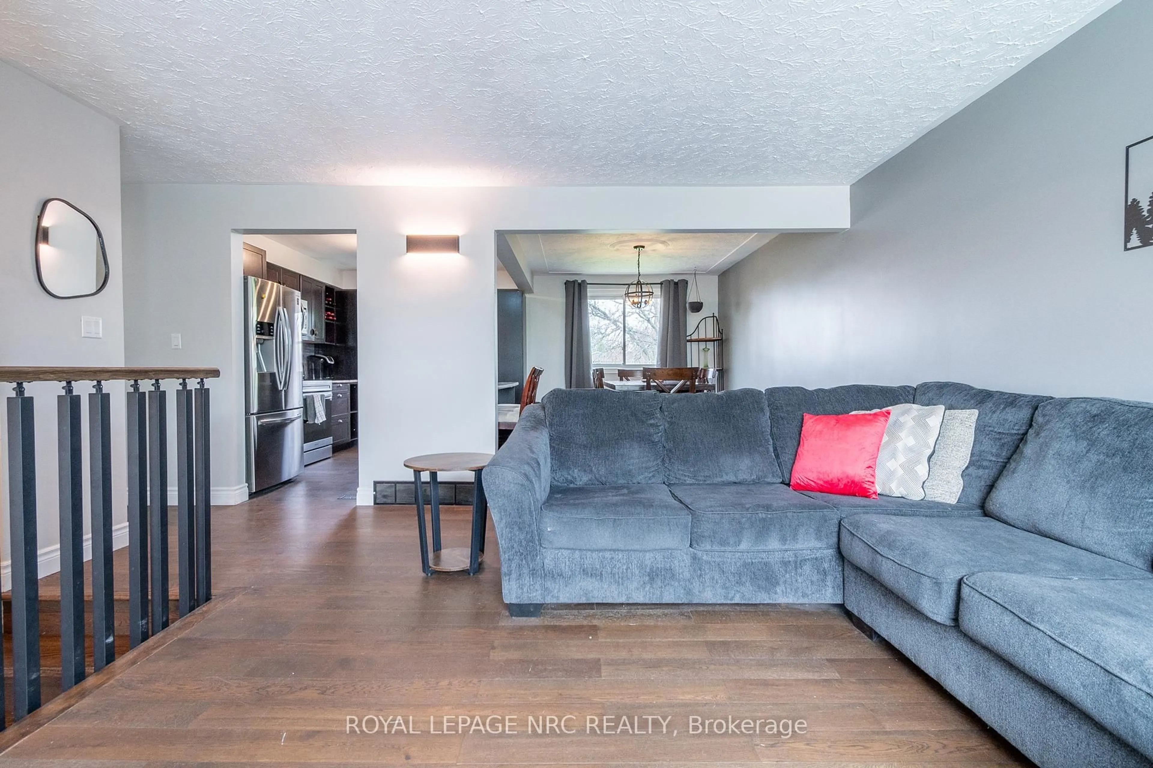 Living room with furniture, unknown for 3 Killins St, West Lincoln Ontario L0R 2A0