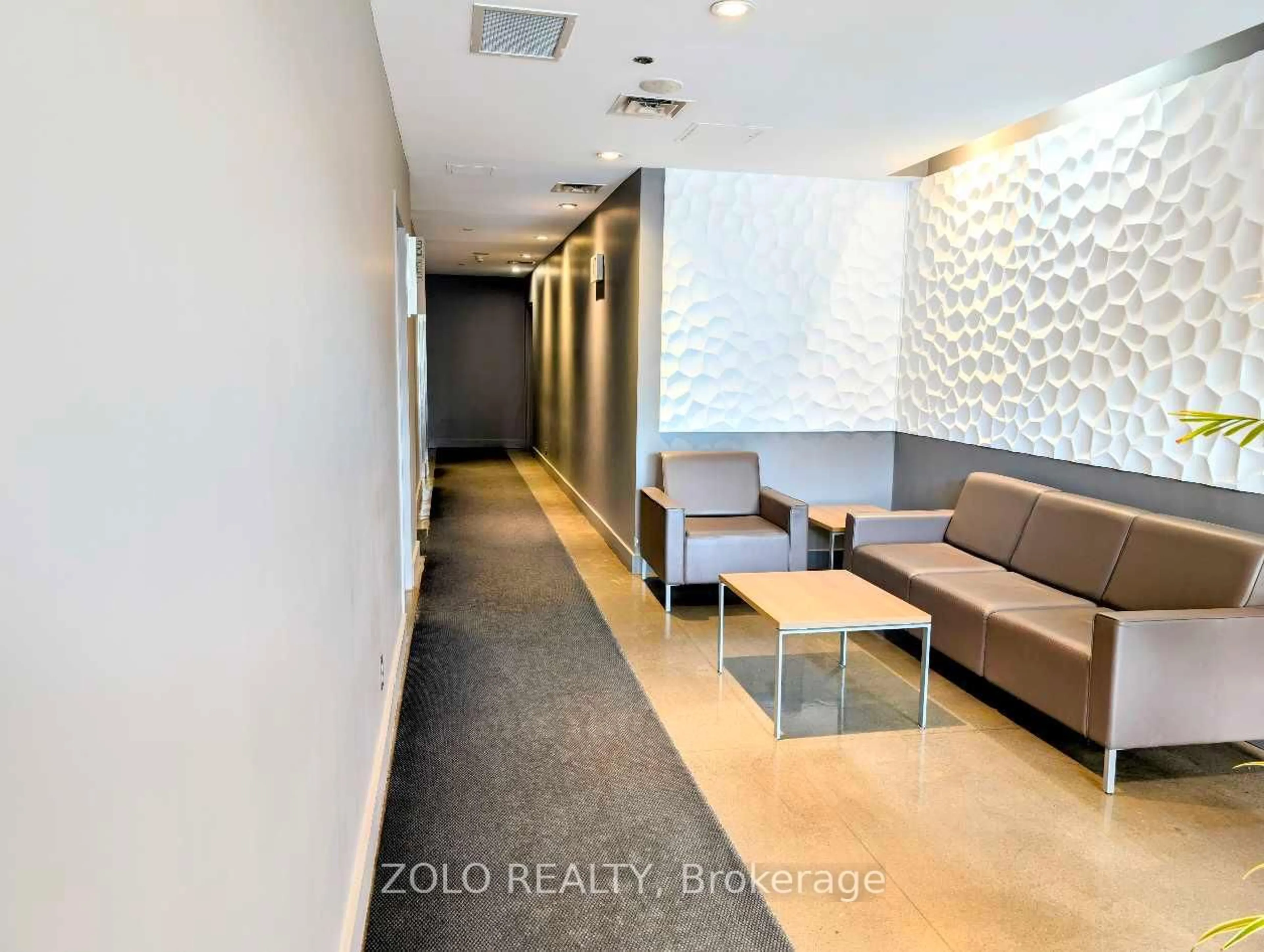 Indoor foyer for 180 York St #402, Ottawa Ontario K1N 1J6