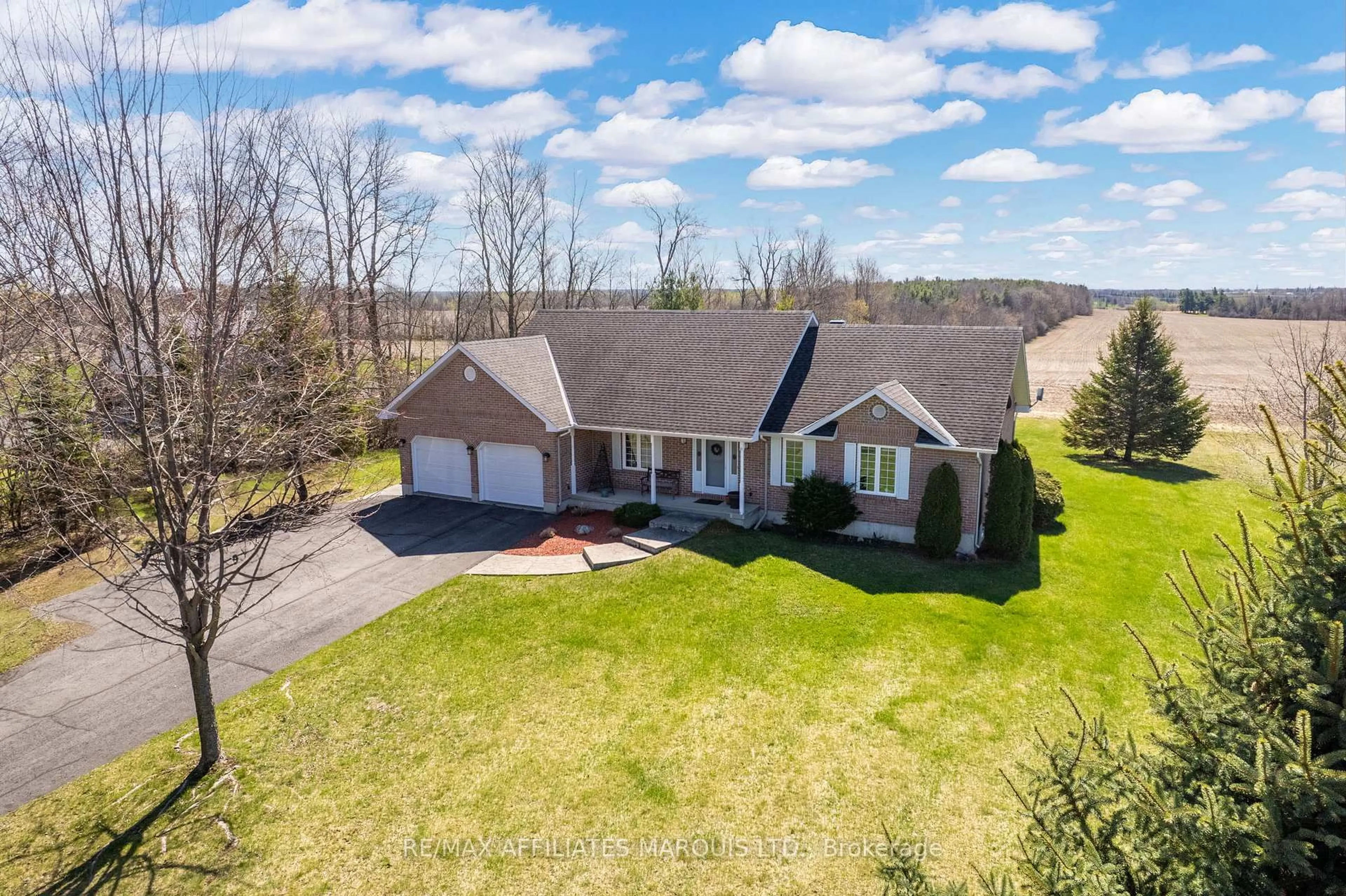 A pic from outside/outdoor area/front of a property/back of a property/a pic from drone, unknown for 20448 Eigg Rd, North Glengarry Ontario K0C 1A0