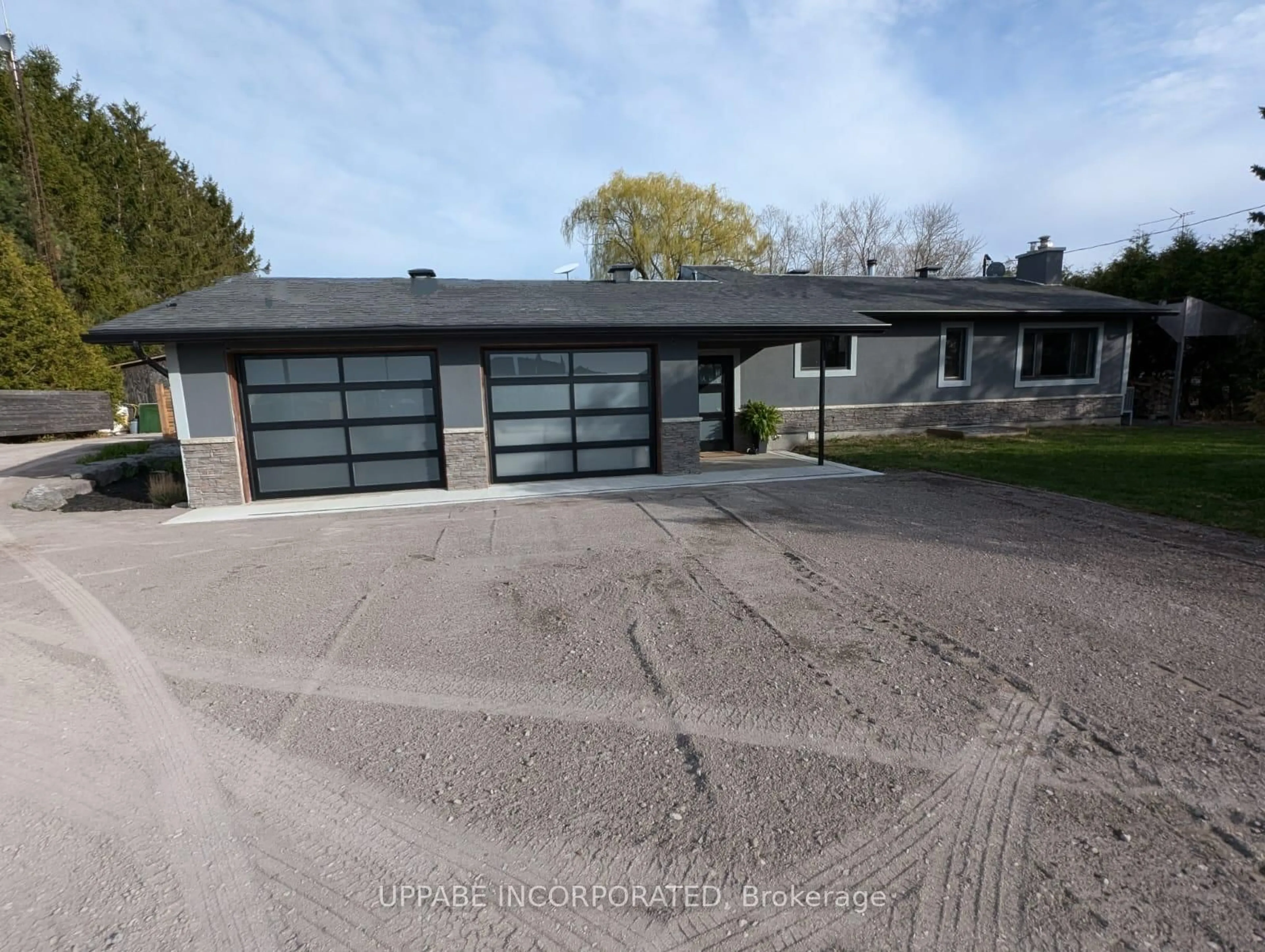 A pic from outside/outdoor area/front of a property/back of a property/a pic from drone, street for 5718 Fernbank Rd, Ottawa Ontario K2S 1S3