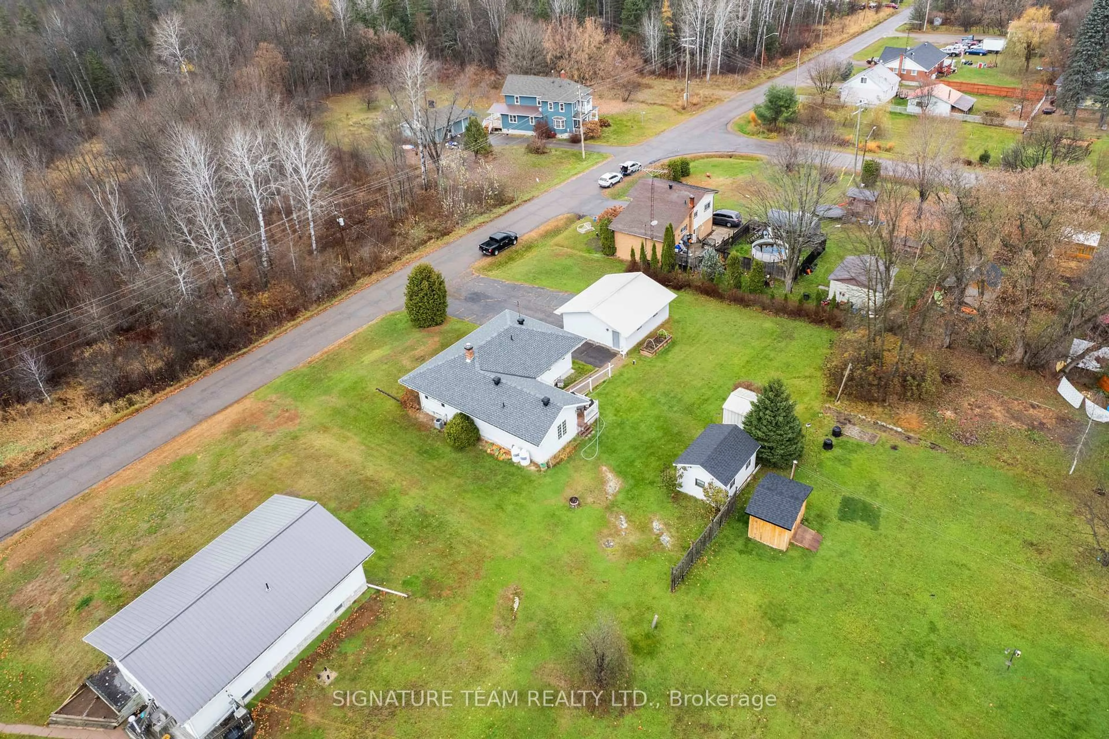 A pic from outside/outdoor area/front of a property/back of a property/a pic from drone, water/lake/river/ocean view for 33 Roche St, Killaloe Ontario K0J 2A0