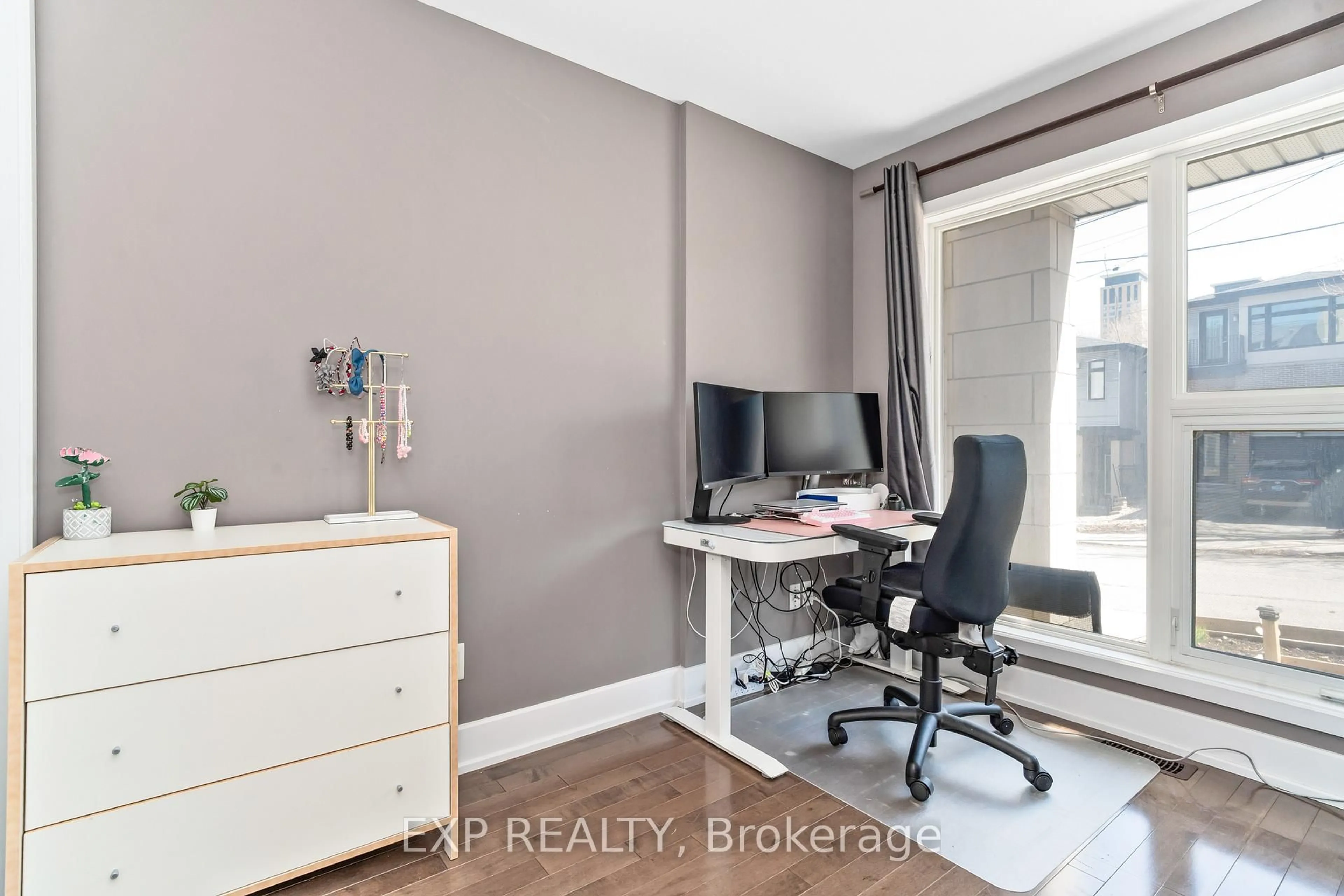 A pic of a room for 57D Young St, Ottawa Ontario K1S 5T5